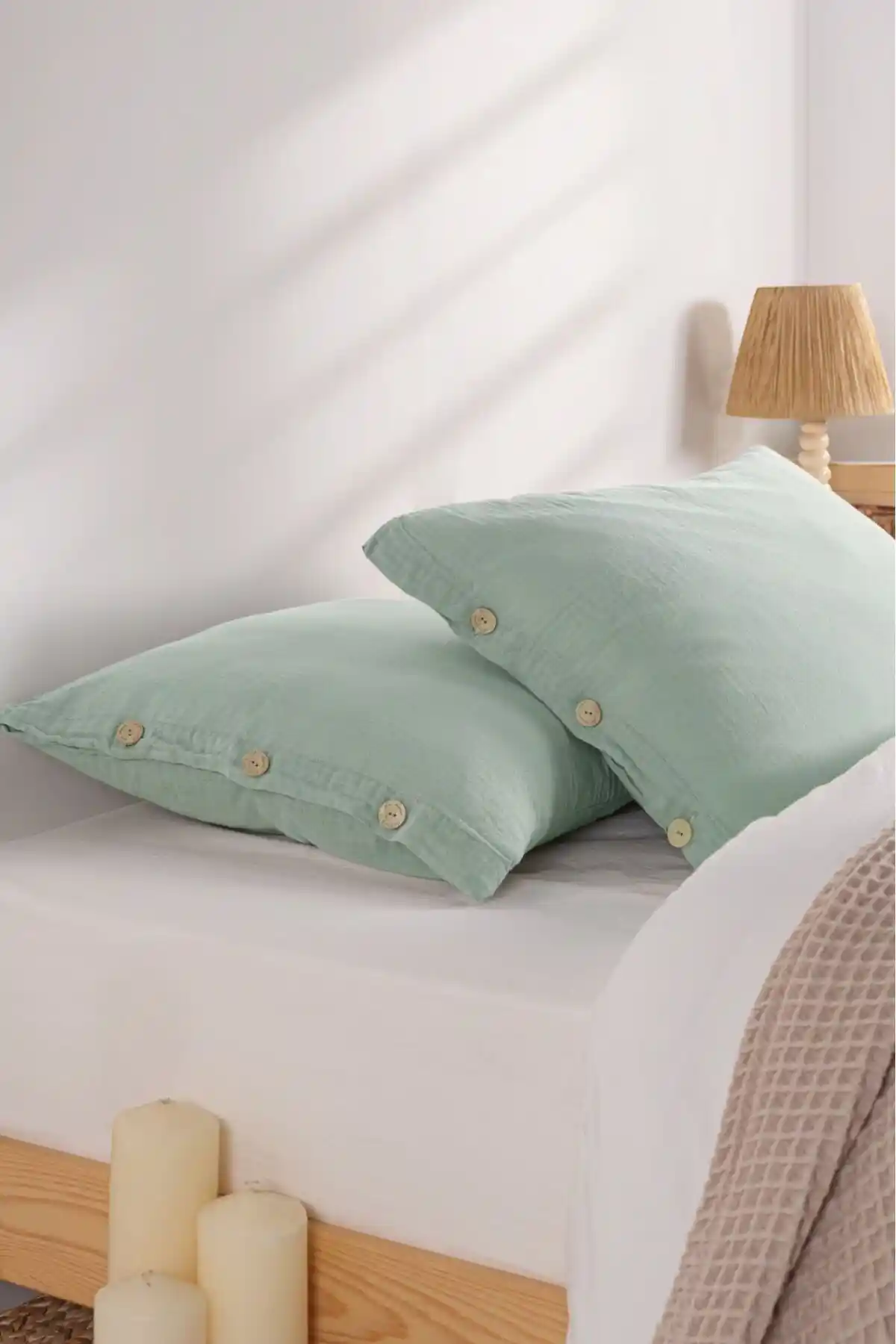 Düğmeli Yastık Kılıfı ile Dekorasyonda Şıklık ve Fonksiyonellik Sağlayan Trendler