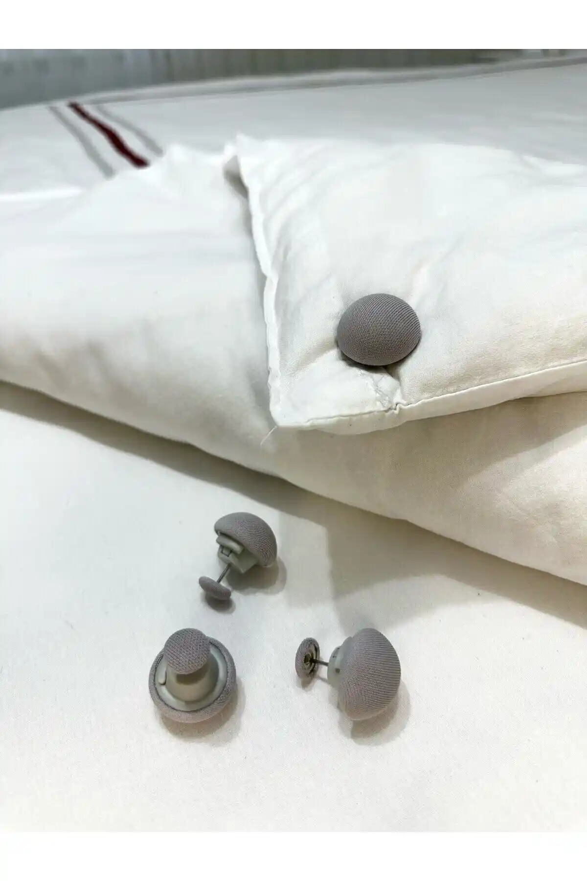 Düğmeli Yorgan Kılıfı ile Modern Dekorasyon ve Kolay Kullanım İmkanı