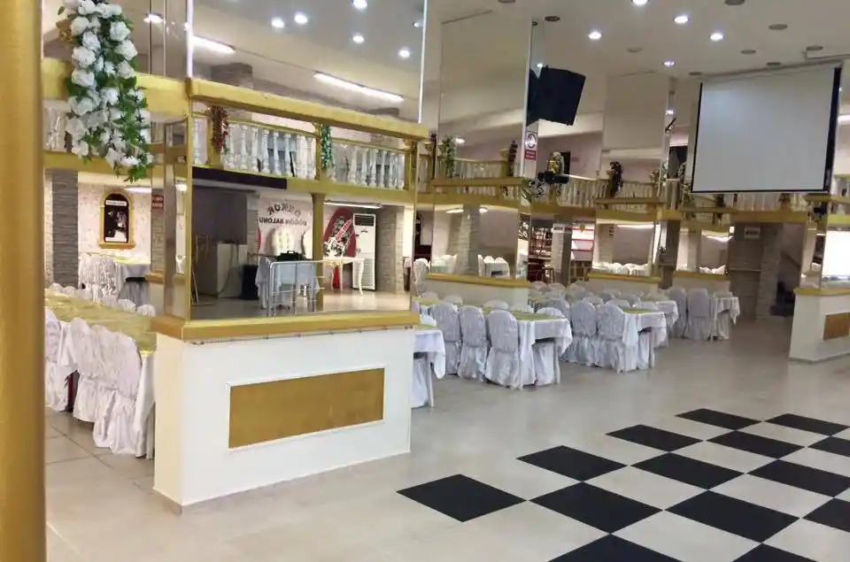 Düğün Salonu Dekorasyonu Rehberi: Temalar, Renkler ve Atmosfer Yaratma İpuçları