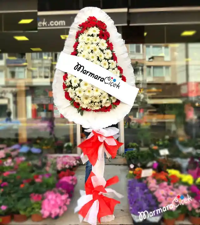 Düğünler İçin Zarif ve Anlamlı Çelenk Dekorasyonu İpuçları ve Trendler