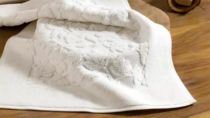 Duşakabin Önüne Konulan Ayak Havlusu: Fonksiyonellik ve Estetik Uyum Sağlayan Seçenekler