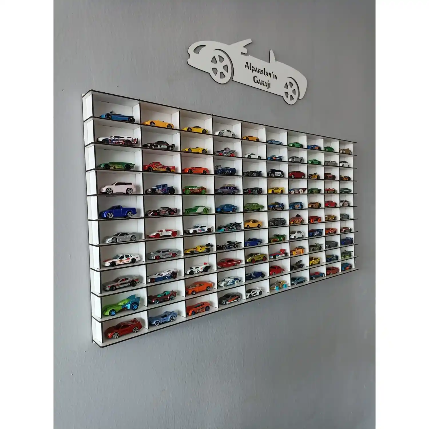 Duvar Araba Raflarıyla Dekorasyonunuzu Yenileyin Fonksiyonellik ve Estetiğin Buluşması