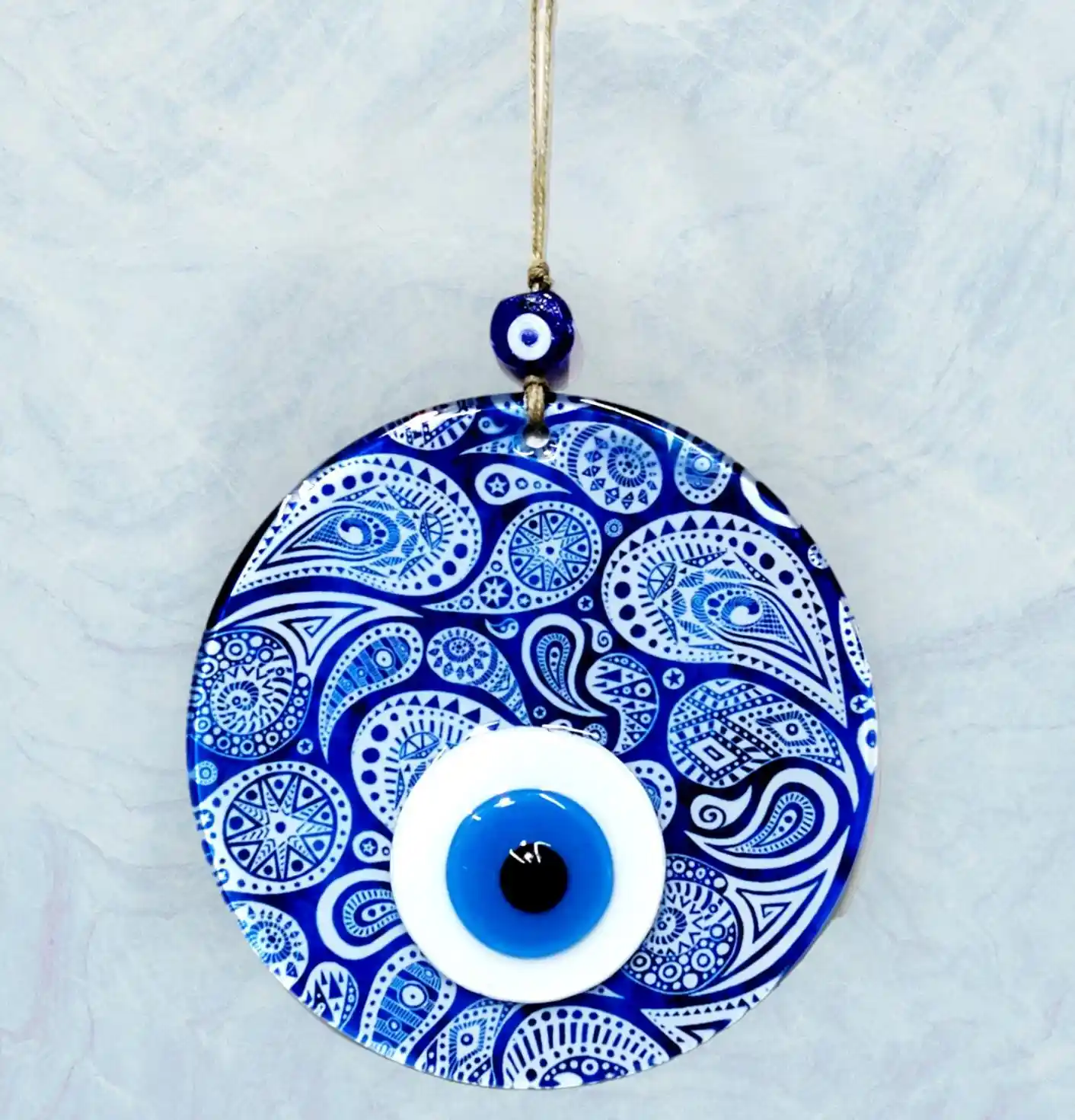 Duvar Süsleri ve Nazar Boncuğu ile Dekorasyonda Koruma ve Estetik Bir Yaklaşım