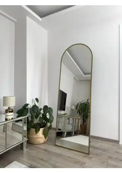 Effe Yapı Dekor Gold Metal Çerçeveli Boy Aynası Modern ve Şık Tasarım Özellikleriyle