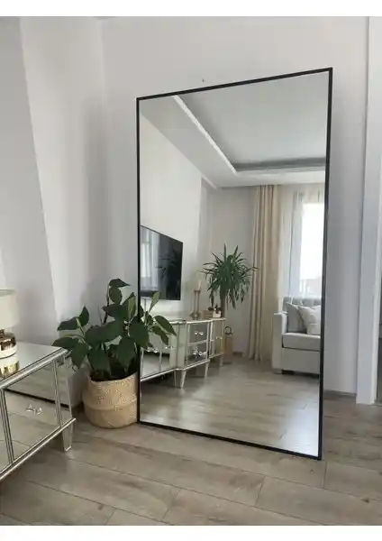 Effe Yapı Dekor Siyah Metal Çerçeveli Dikdörtgen Ayaklı Boy Aynası Özellikleri ve Kullanım Alanları