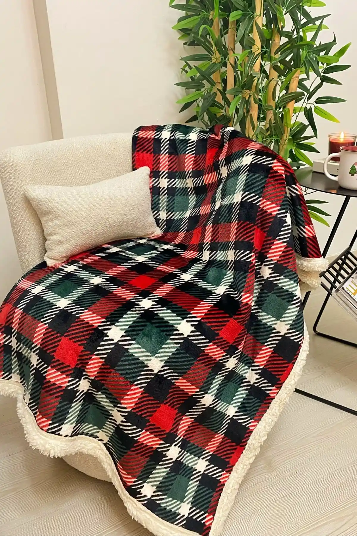 Ekose TV Battaniyesi ile Ev Dekorasyonunuza Şıklık ve Sıcacık Bir Dokunuş Katın