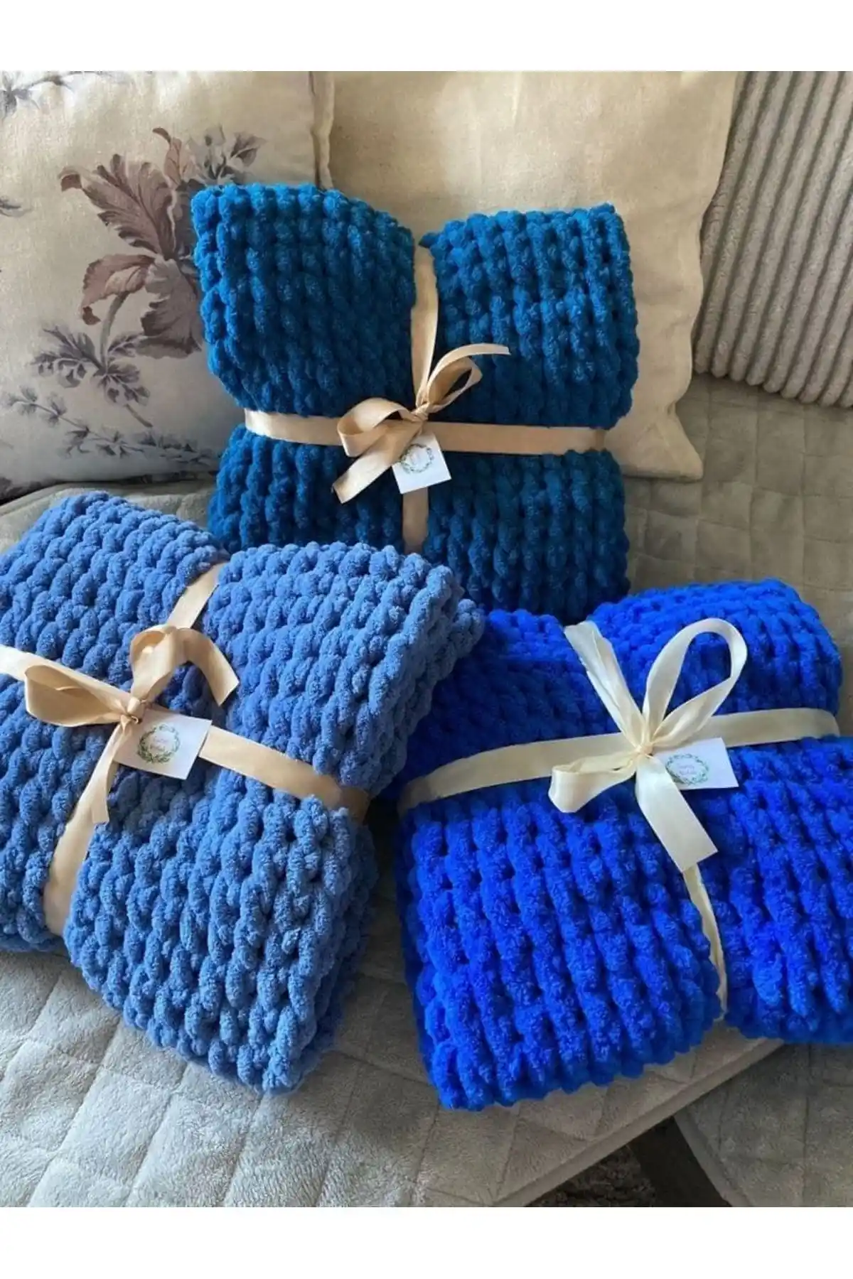 El Yapımı Battaniyelerle Dekorasyonda Sıcak ve Samimi Atmosfer Yaratma Rehberi