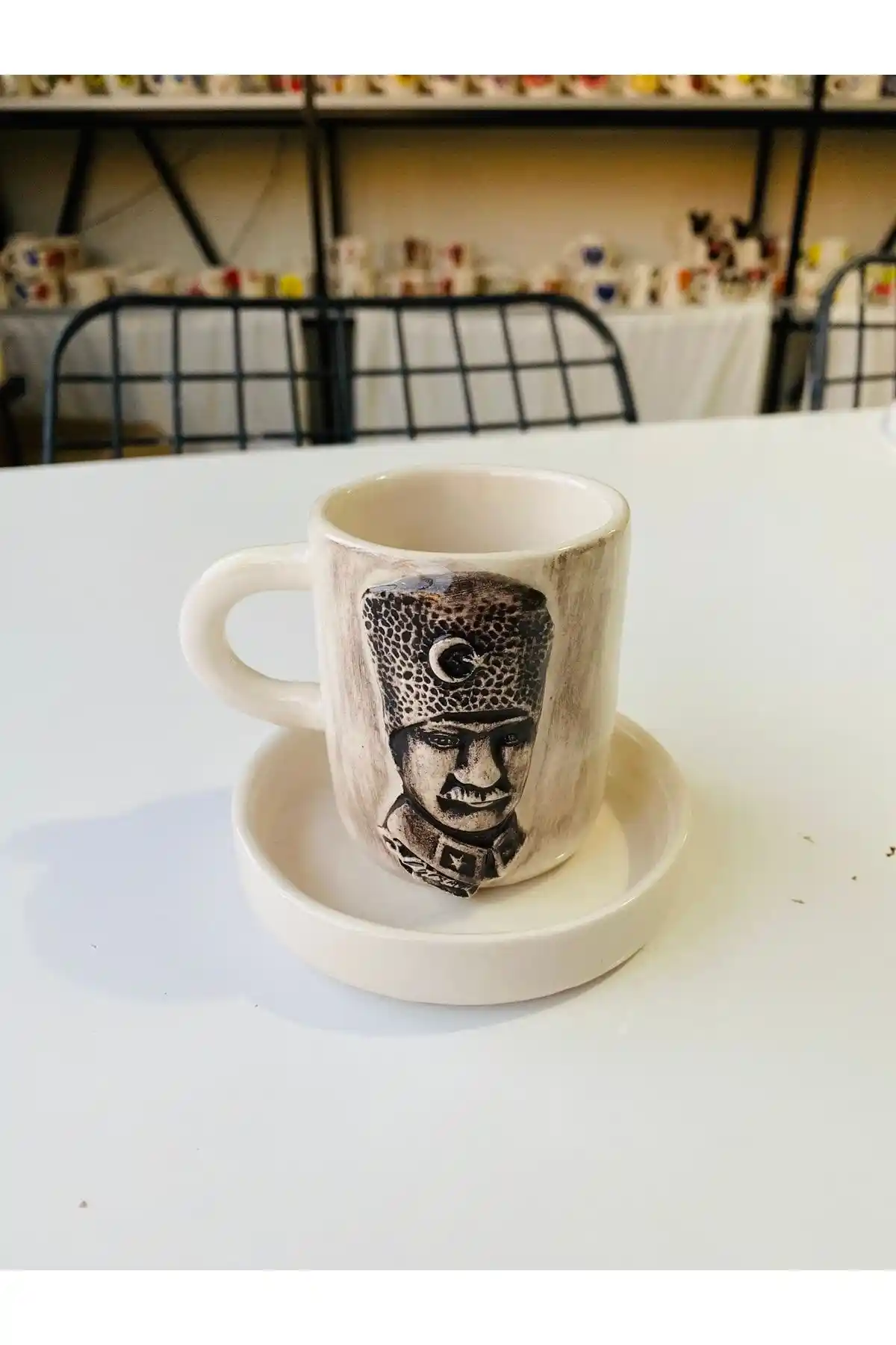 El Yapımı Seramik Kahve Fincanlarıyla Dekorasyonunuza Sanatsal Dokunuşlar Katın