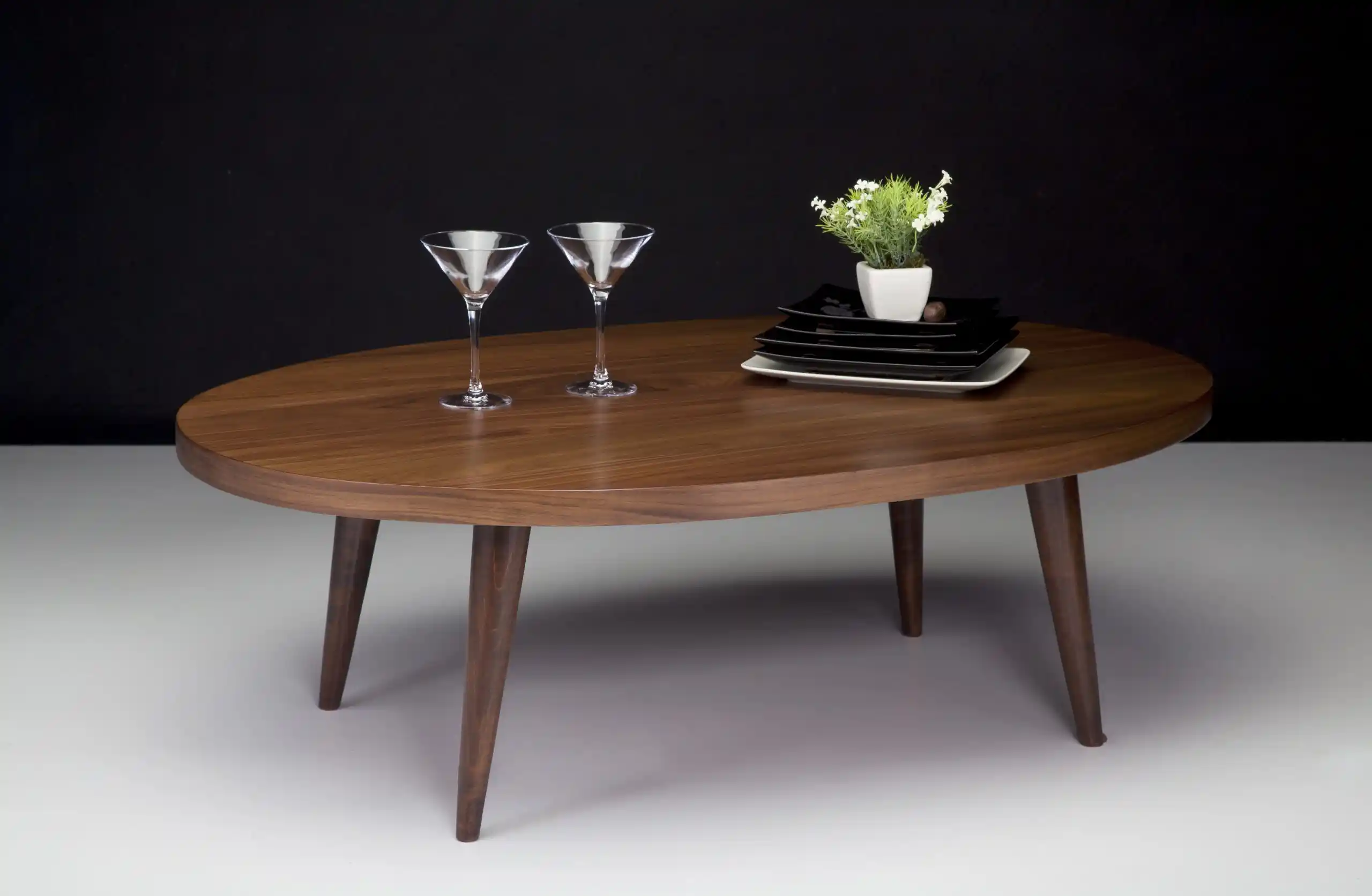 Elips Sehpa ile Modern Dekorasyonda Şıklık ve Fonksiyonellik Sağlayan Tasarımlar