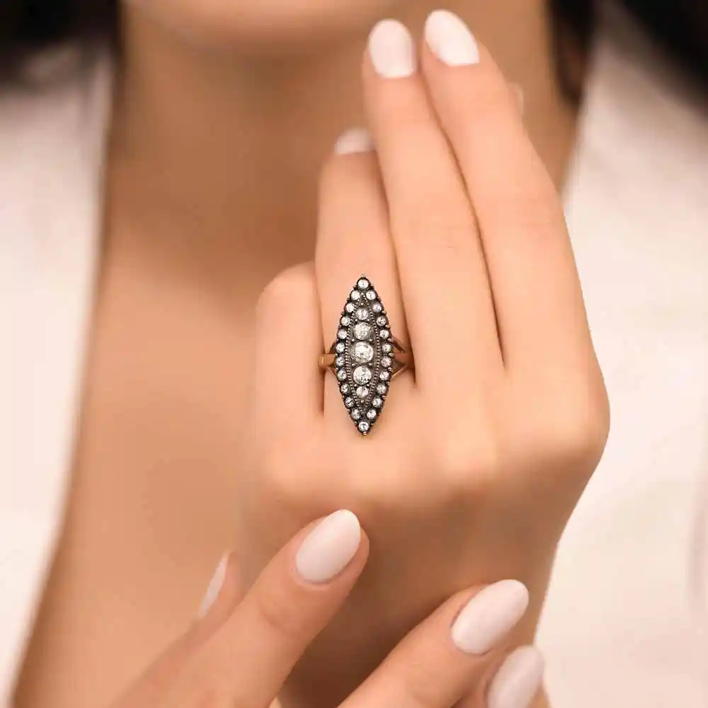 Elmas Mekik Yüzükleri: Modern Tasarımlar ve Dekoratif Kullanım İpuçları