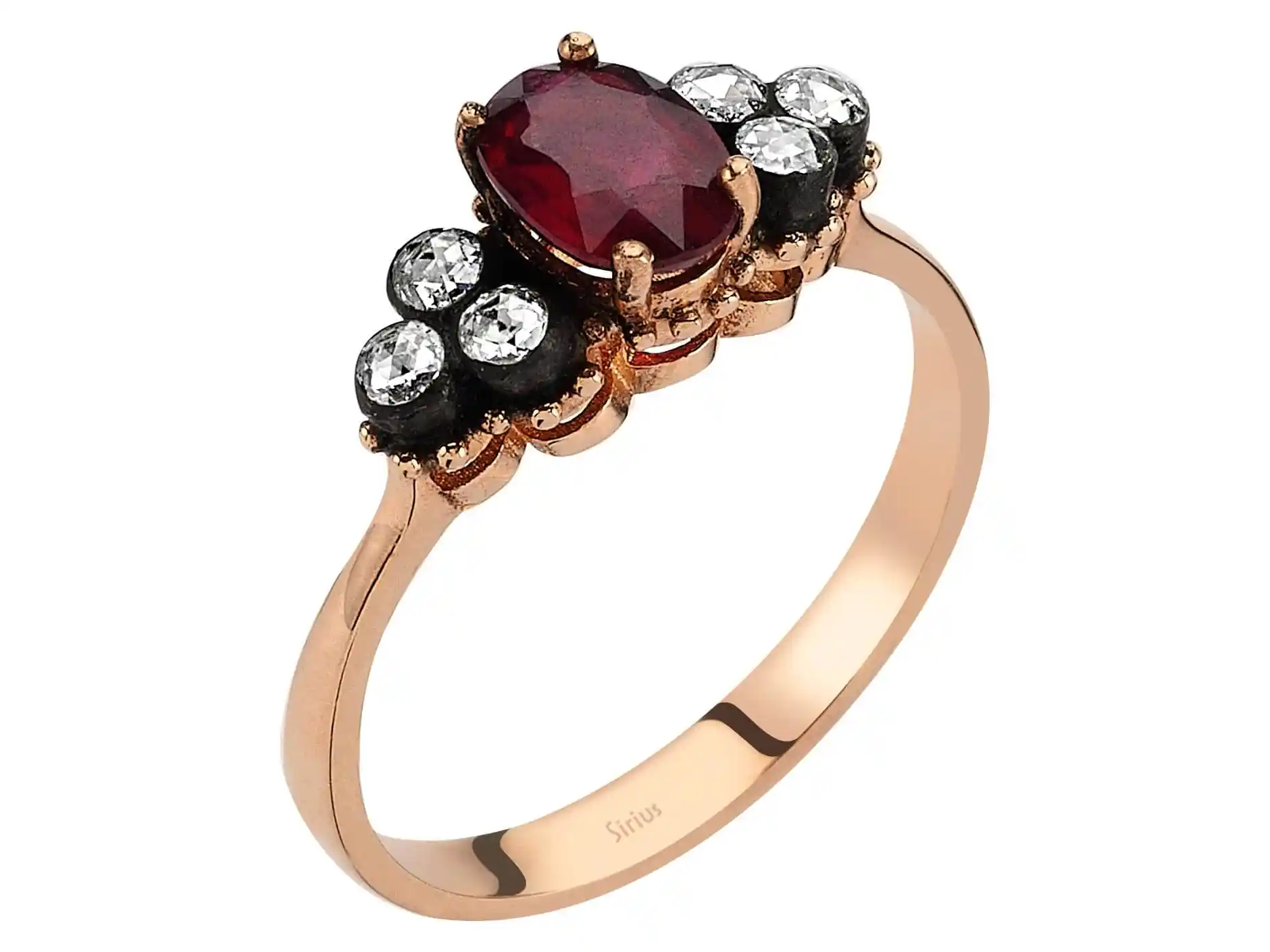 Elmas Yakut Yüzüklerin Dekorasyonda Kullanımı ve Estetik Faydaları