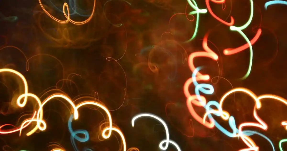 Elsa tacı ve asasının dekorasyon ve çocuk oyunlarındaki önemi ve kullanımı