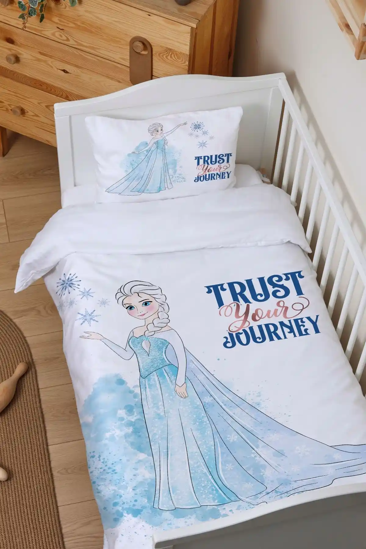 Elsa Temalı Yatak ve Dekorasyon Trendleri ile Büyülü Çocuk Odaları Yaratın