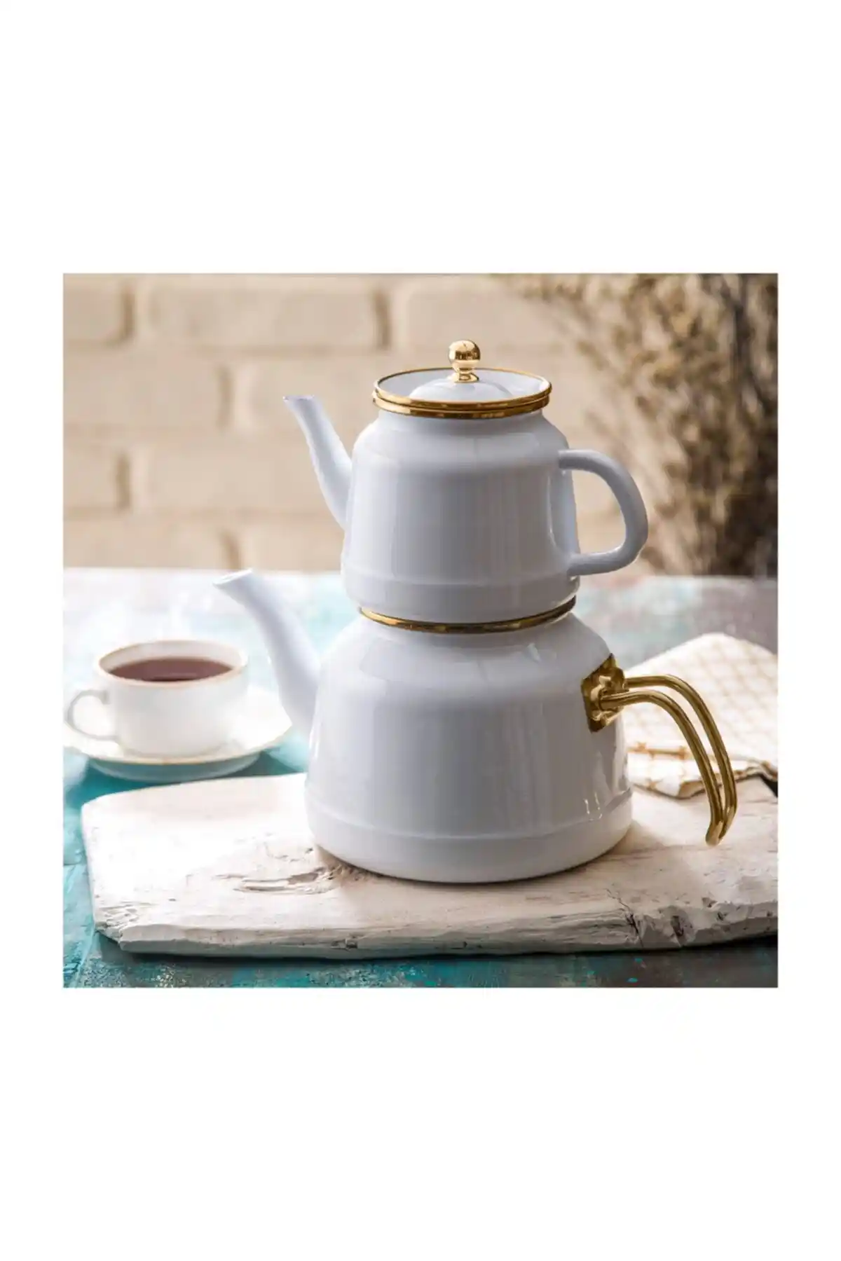 Emaye Beyaz Çaydanlıkların Dekorasyonda Kullanımı ve Dekorasyon İpuçları