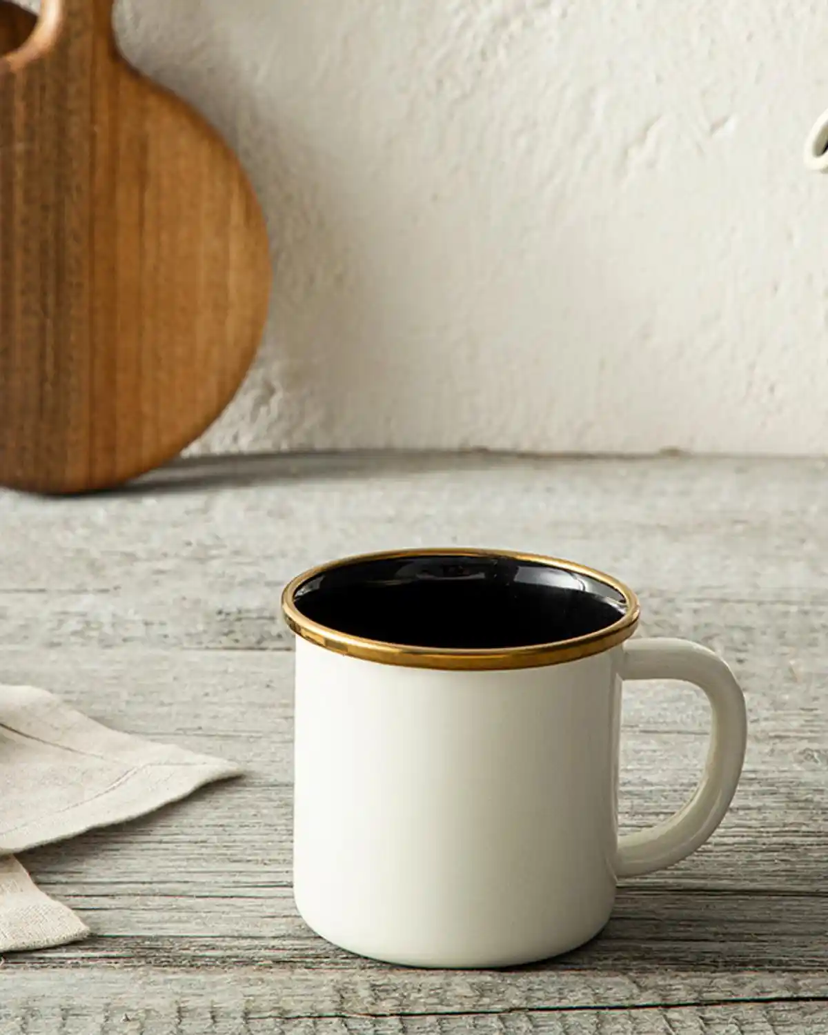 Emaye Kupaların Dekorasyonda Kullanım Alanları ve Stil İpuçları