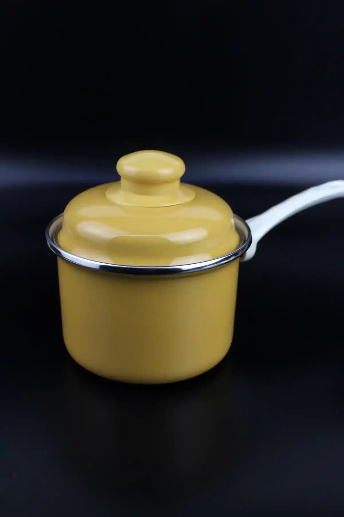 Emaye Sos Tavası: Mutfak ve Dekorasyon için Zarif ve Dayanıklı Detaylar