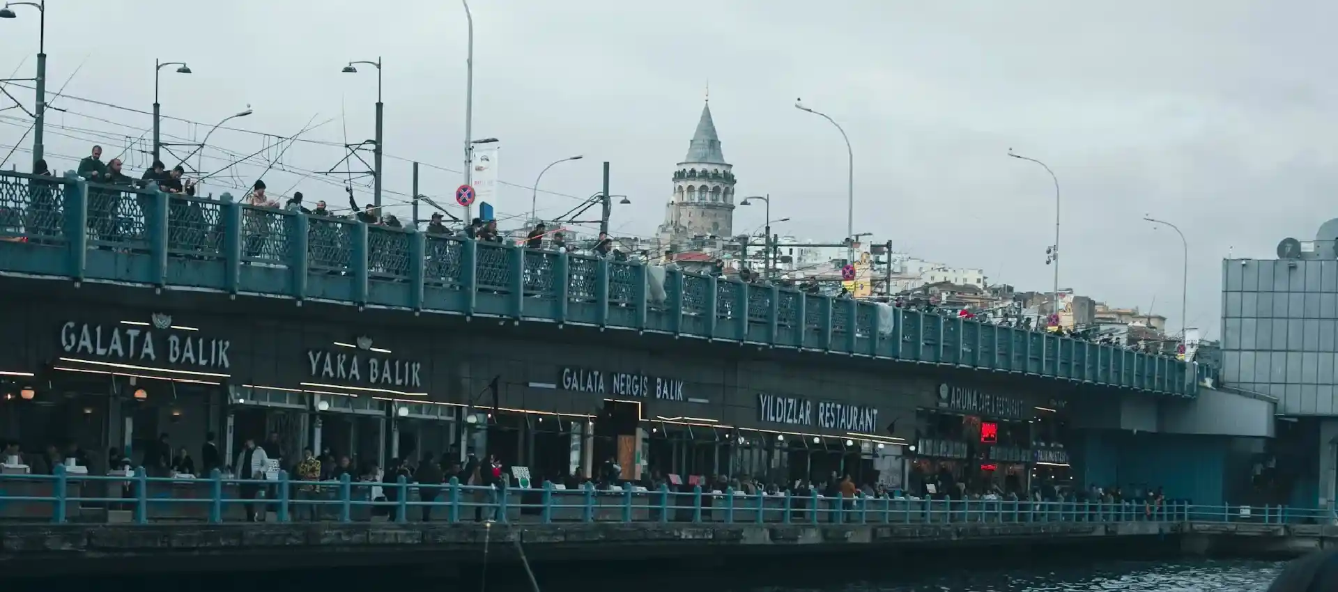 Eminönü'nde Valiz Satış Noktaları ve Dekorasyonun Tarihsel Bağlantısı