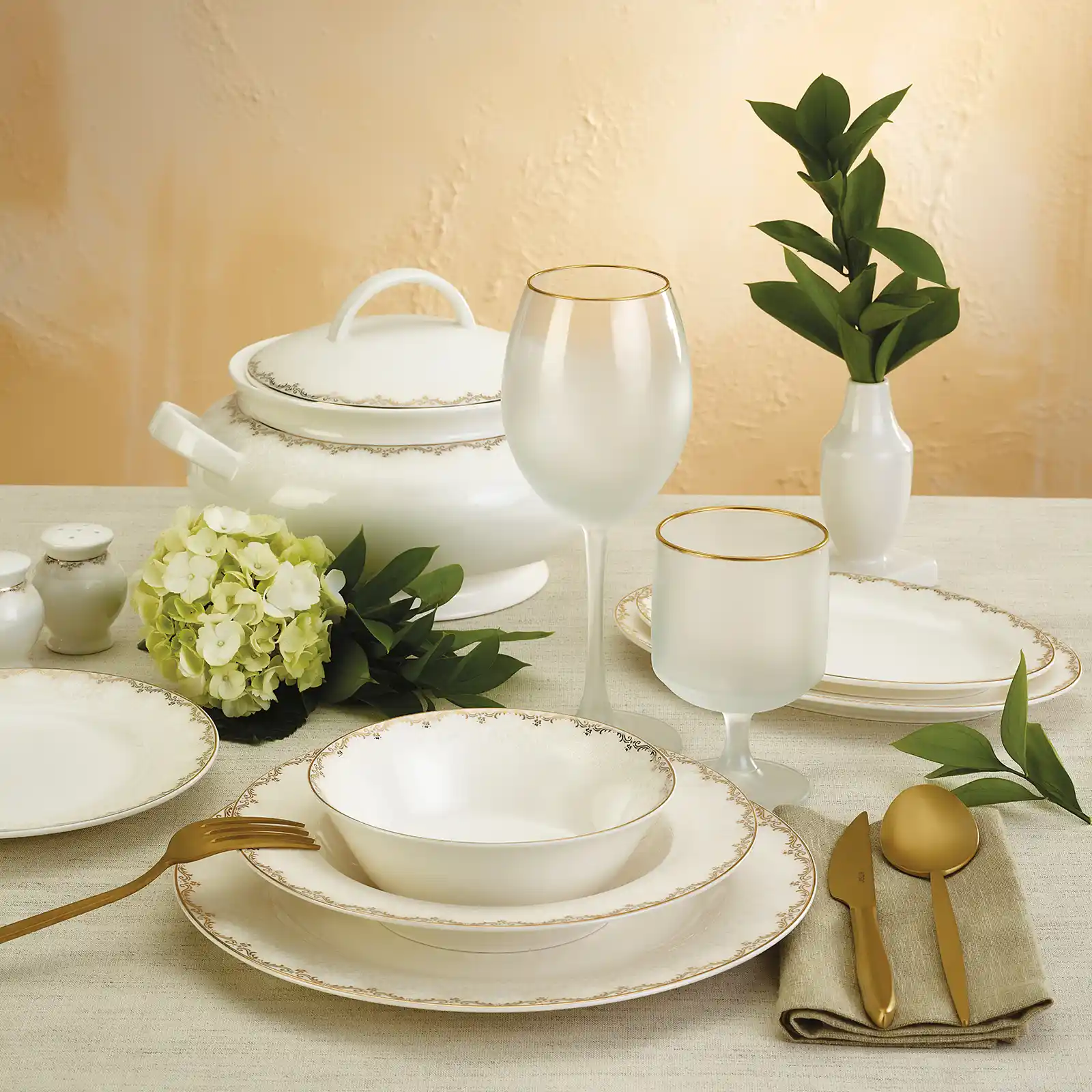 Emsan Asya Yemek Takımı: Modern Tasarım ve Uzun Ömürlü Kullanım İçin Ideal Seçenek