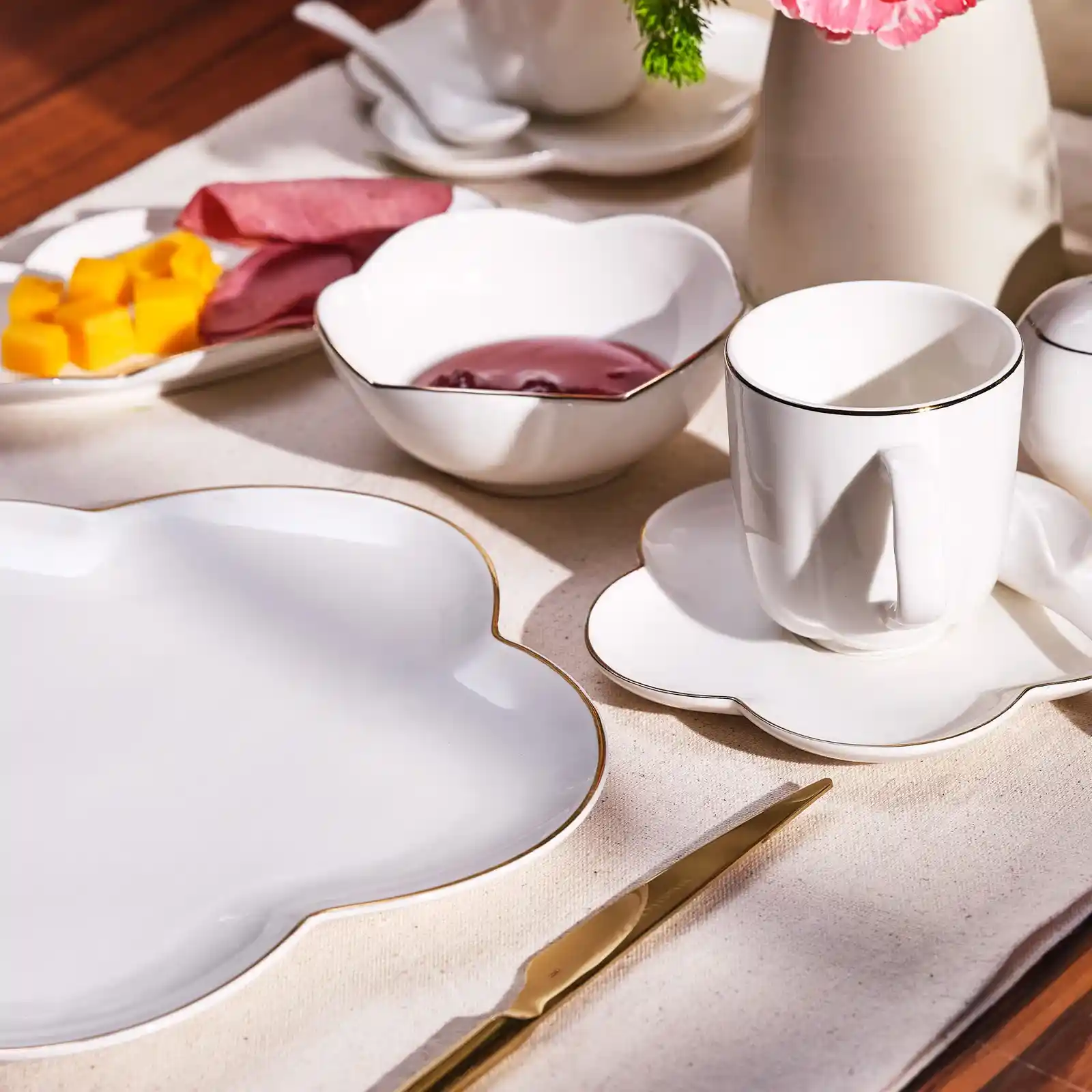 Emsan Çiçek Kahvaltı Takımıyla Sofralarınıza Estetik ve Dayanıklılık Katın