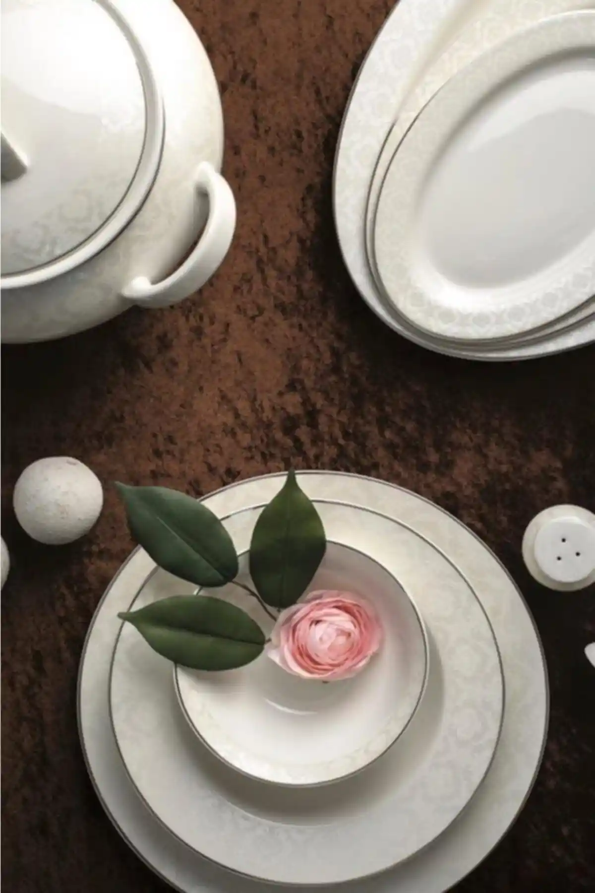 Emsan Hira 60 Parça Porselen Yemek Takımı ile Sofralarınıza Zarafet Katın