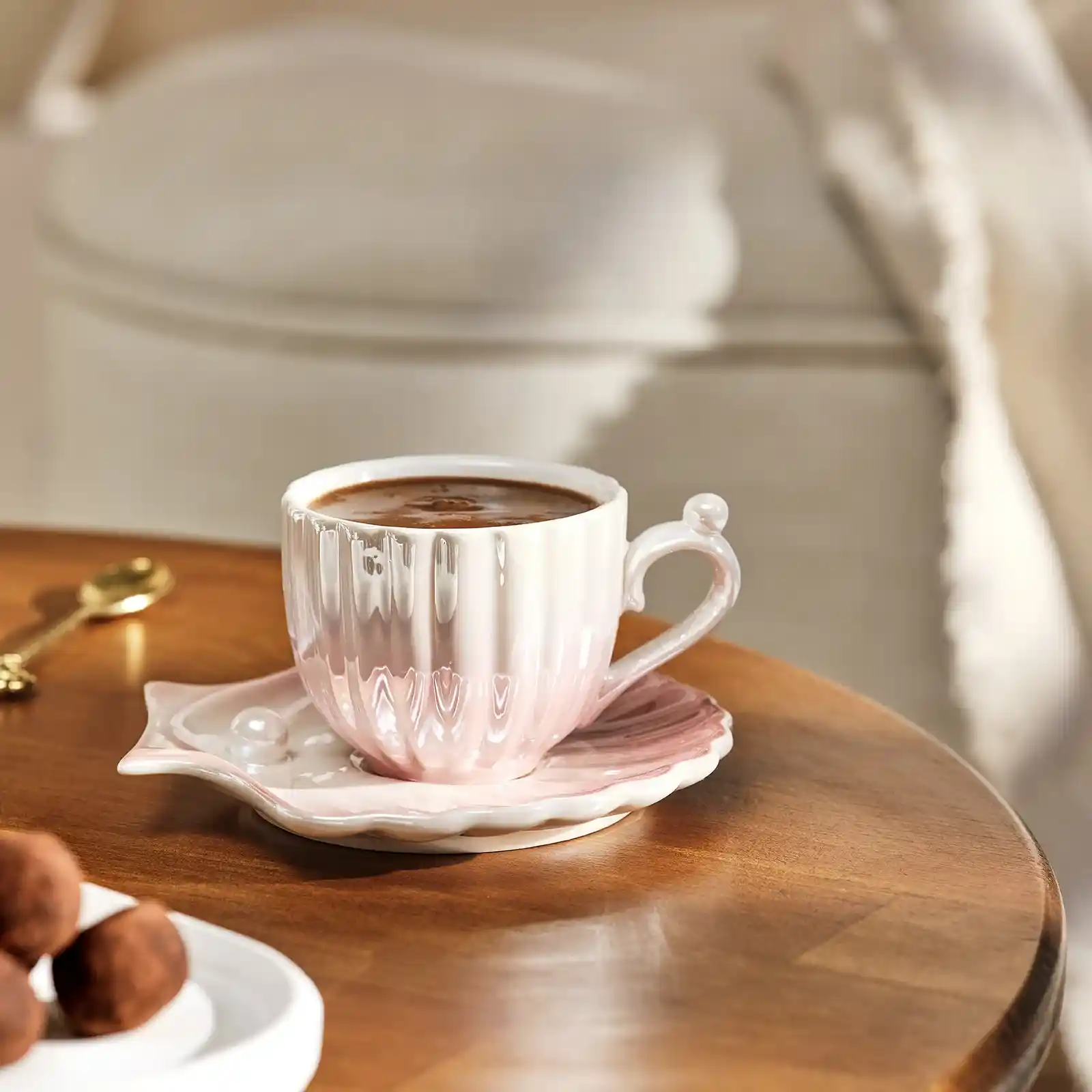 Emsan İnci Fincan ile Dekorasyonda Zarafet ve Şıklık Sağlayan Modern Çözümler