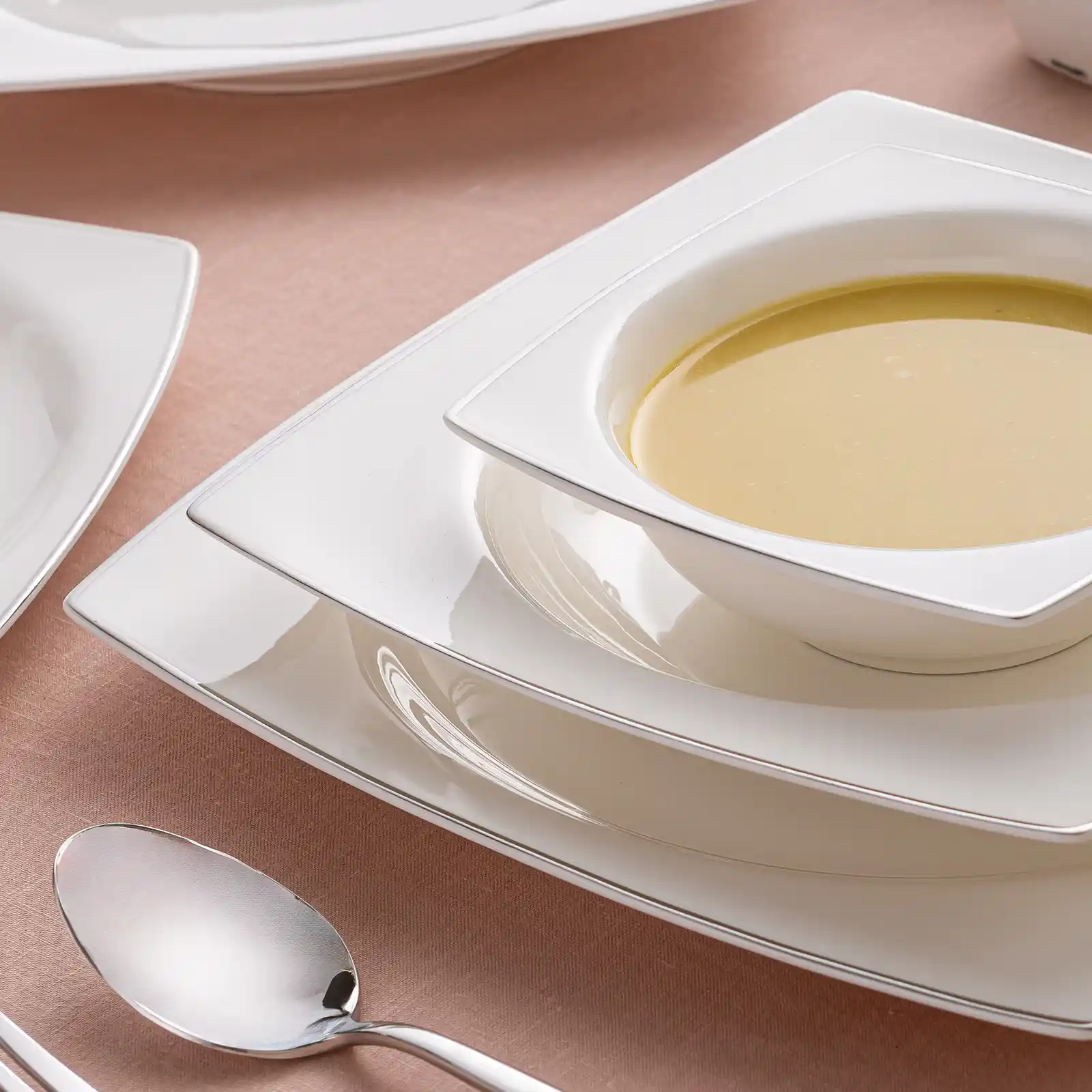 Emsan Karmen Platin ile Modern ve Şık Mutfak Dekorasyonu Nasıl Yapılır