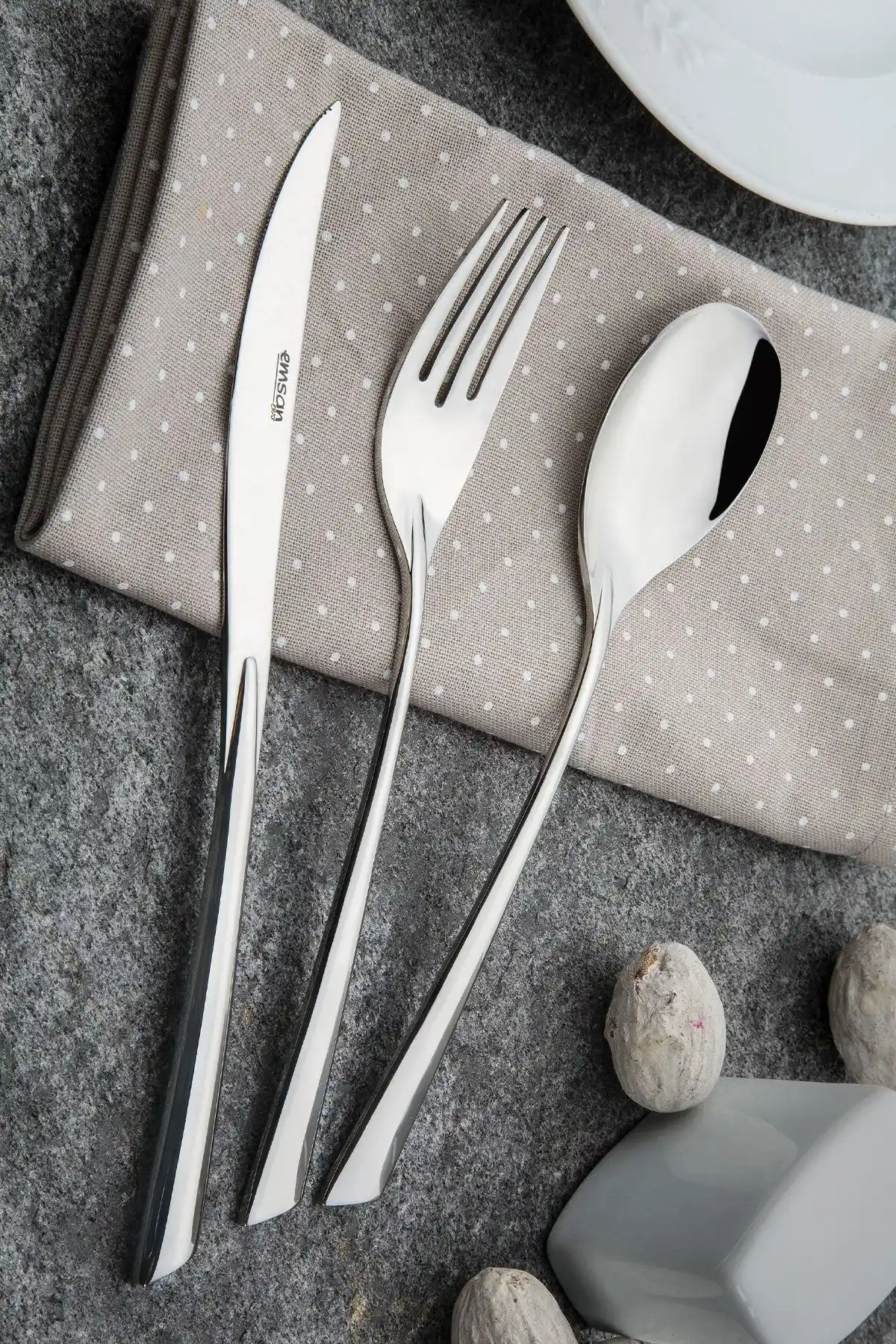 Emsan Mirage 84 Parça 12 Kişilik Çatal Kaşık Bıçak Takımıyla Şık ve Dayanıklı Mutfak Dekorasyonu