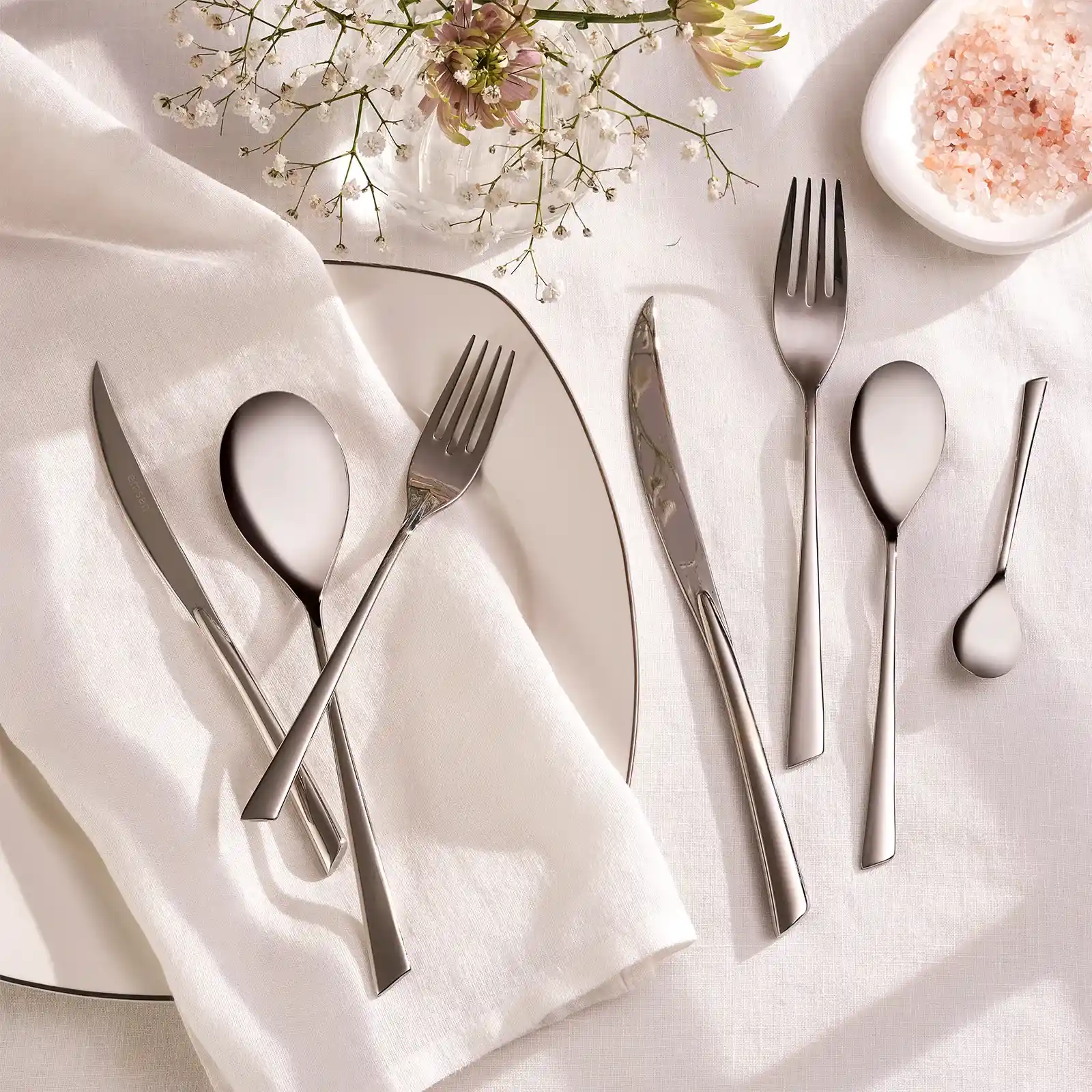 Emsan Mirage Çatal Bıçak Takımıyla Mutfak Dekorasyonunu Modern ve Şık Hale Getirin