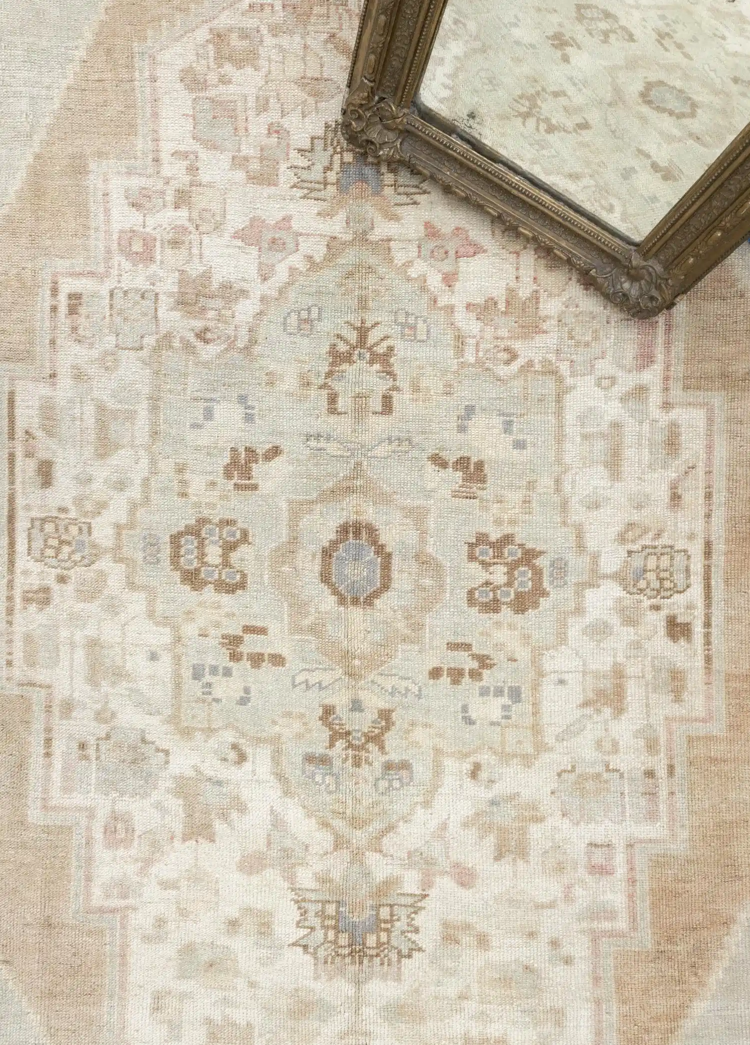 En Çok Satan Halı Modelleri ve Dekorasyona Katkıları Hakkında Detaylı Bilgiler