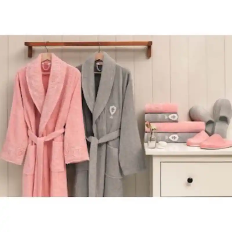 En İyi Bornoz Seçimi: Konfor ve Estetiği Bir Arada Sunan Dekoratif Modeller