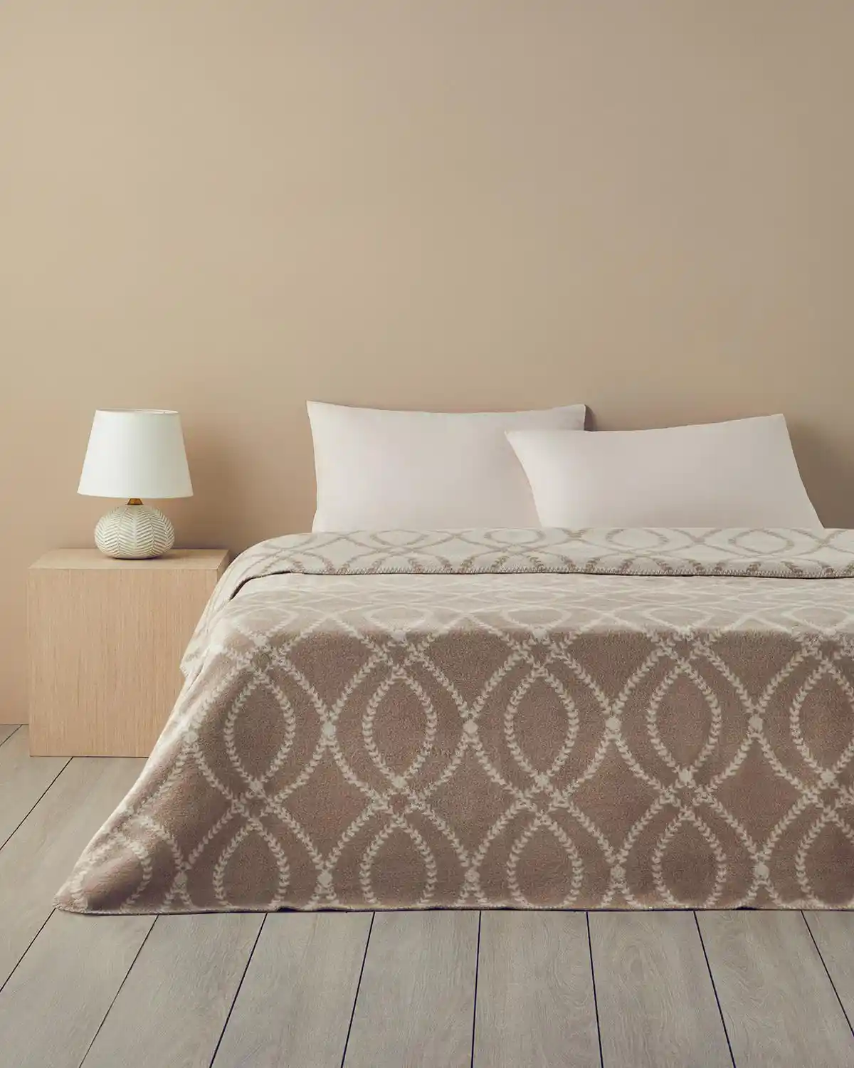 English Home Çift Kişilik Battaniyeleri: Modern Evlerde Şıklık ve Konforun Buluşması