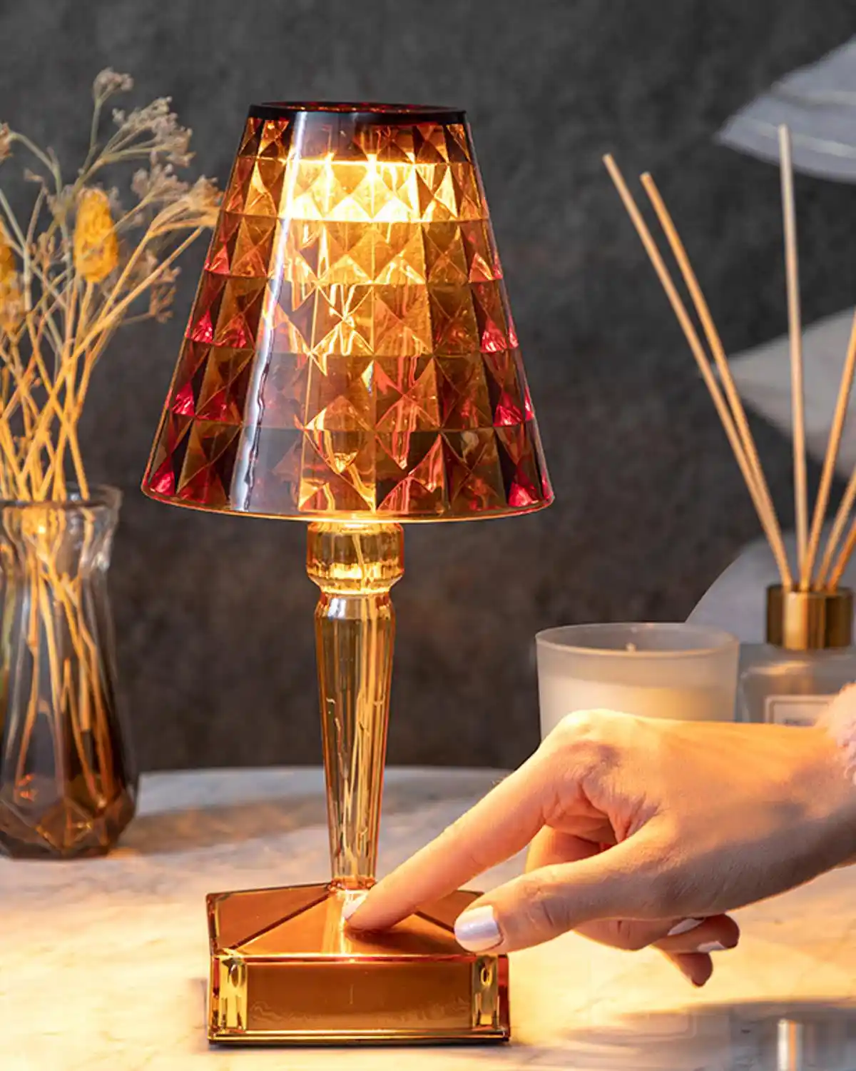 English Home LEDli Abajurlar ile Modern ve Şık Ev Dekorasyonu Çözümleri