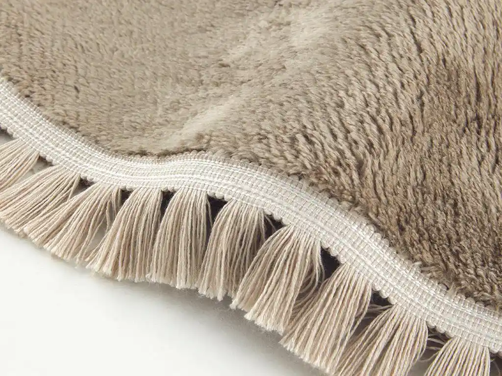 English Home Peluş Halı Koleksiyonu ile Ev Dekorasyonunda Sıcaklık ve Şıklık