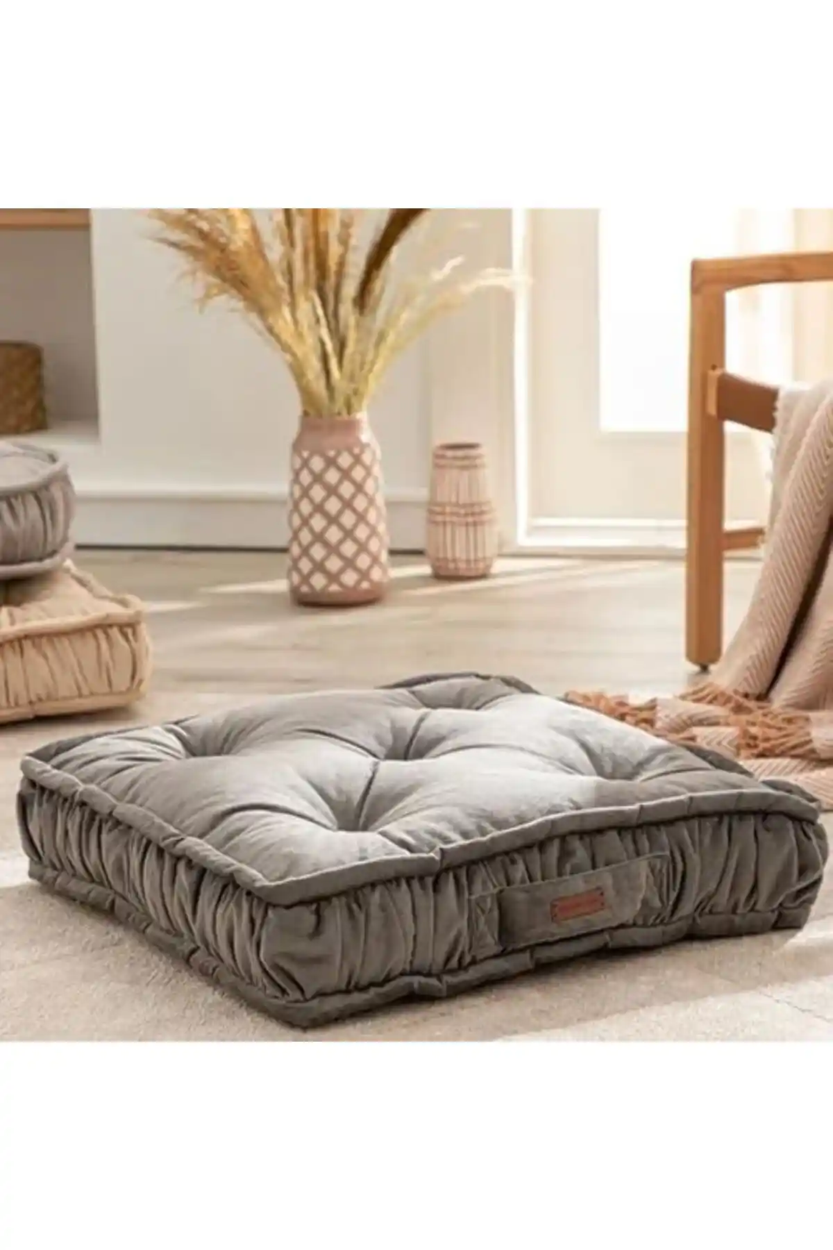 English Home Yer Minderleri ile Ev Dekorasyonunda Şıklık ve Konforun Buluşması