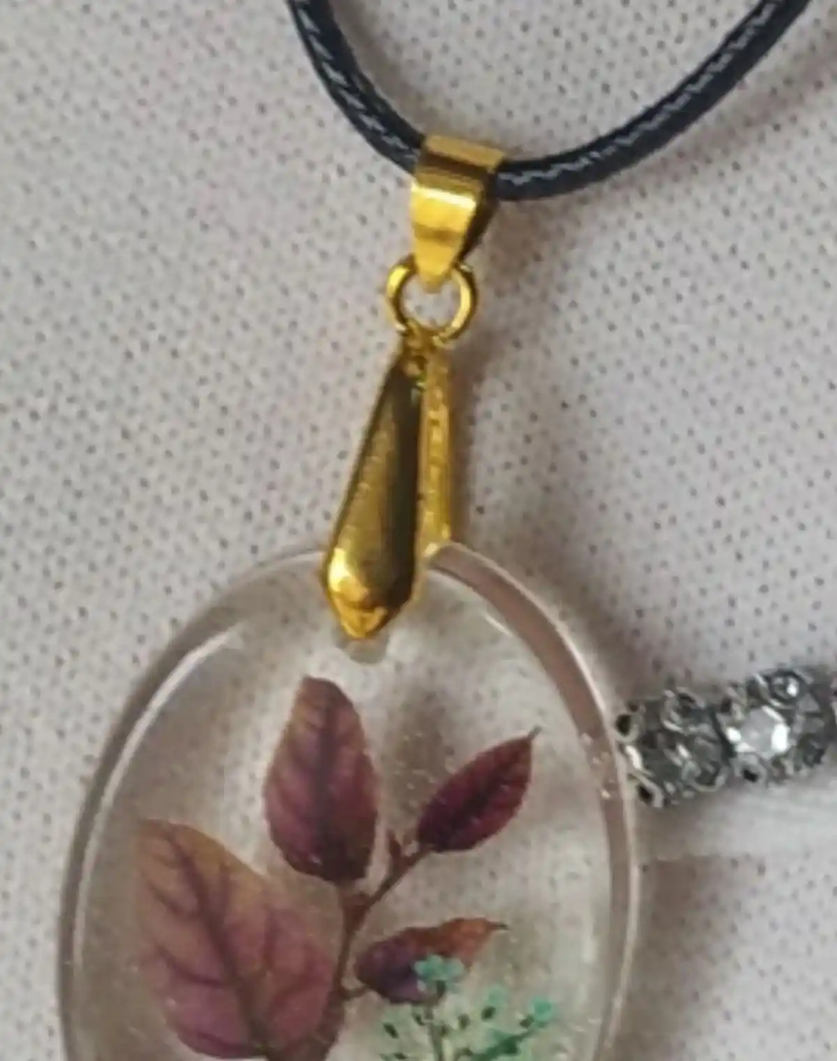 Epoksi Kolye ile Dekorasyonda Yenilikçi ve Estetik Çözümler Sunan Tasarımlar