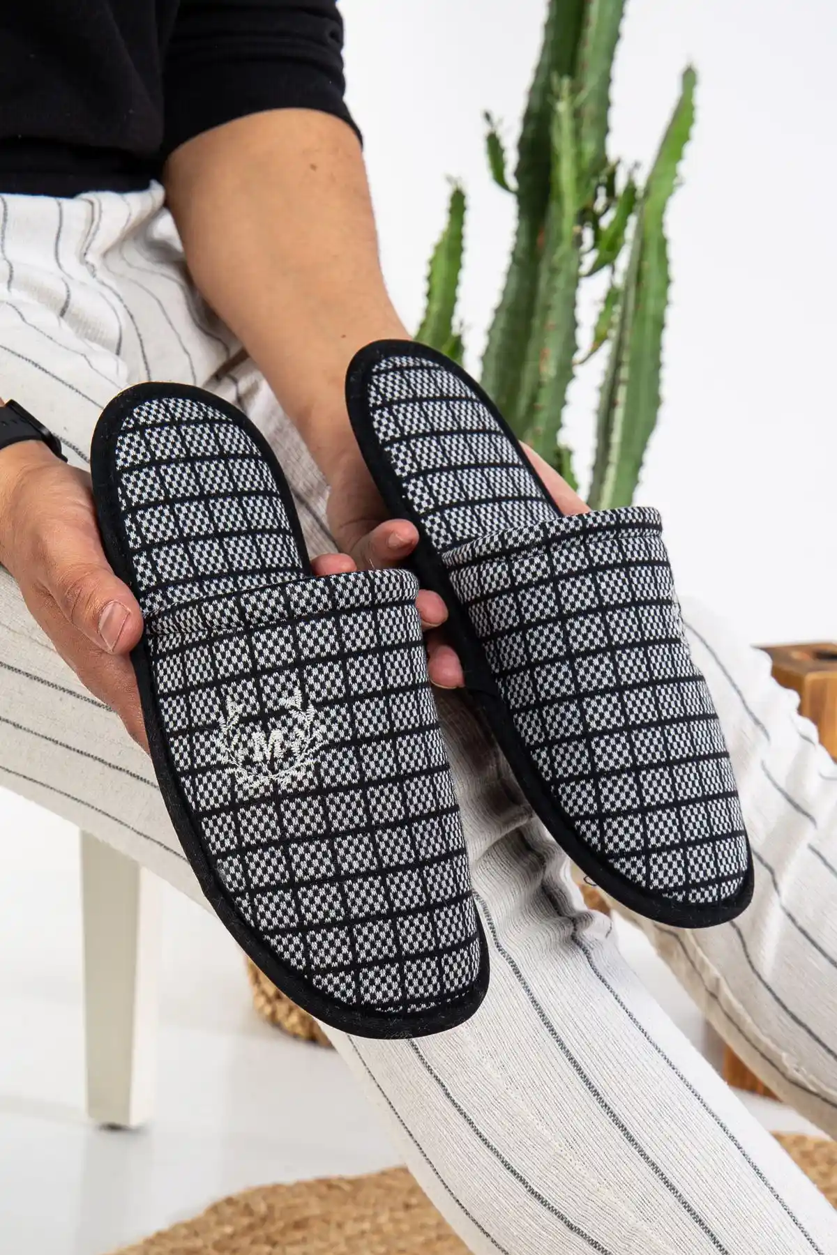 Erkek Bohça Terliği Seçimi ve Dekorasyonda Şıklık ile Fonksiyonellik İpuçları