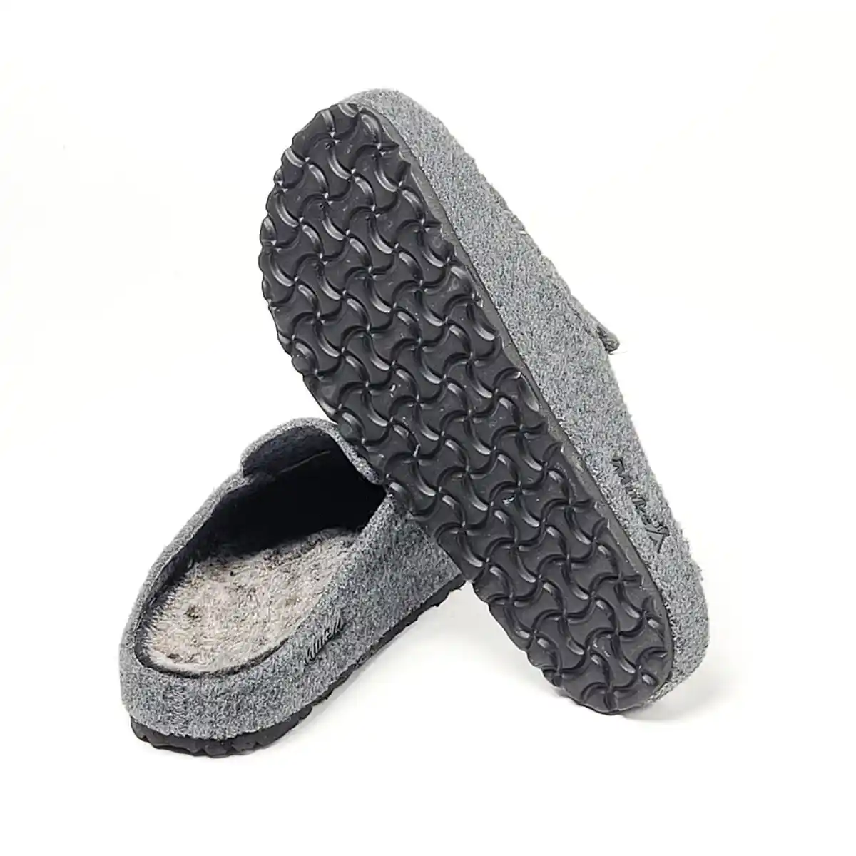 Erkek Keçe Terlikleri ile Dekorasyonda Sıcak ve Şık Atmosfer Yaratma Rehberi