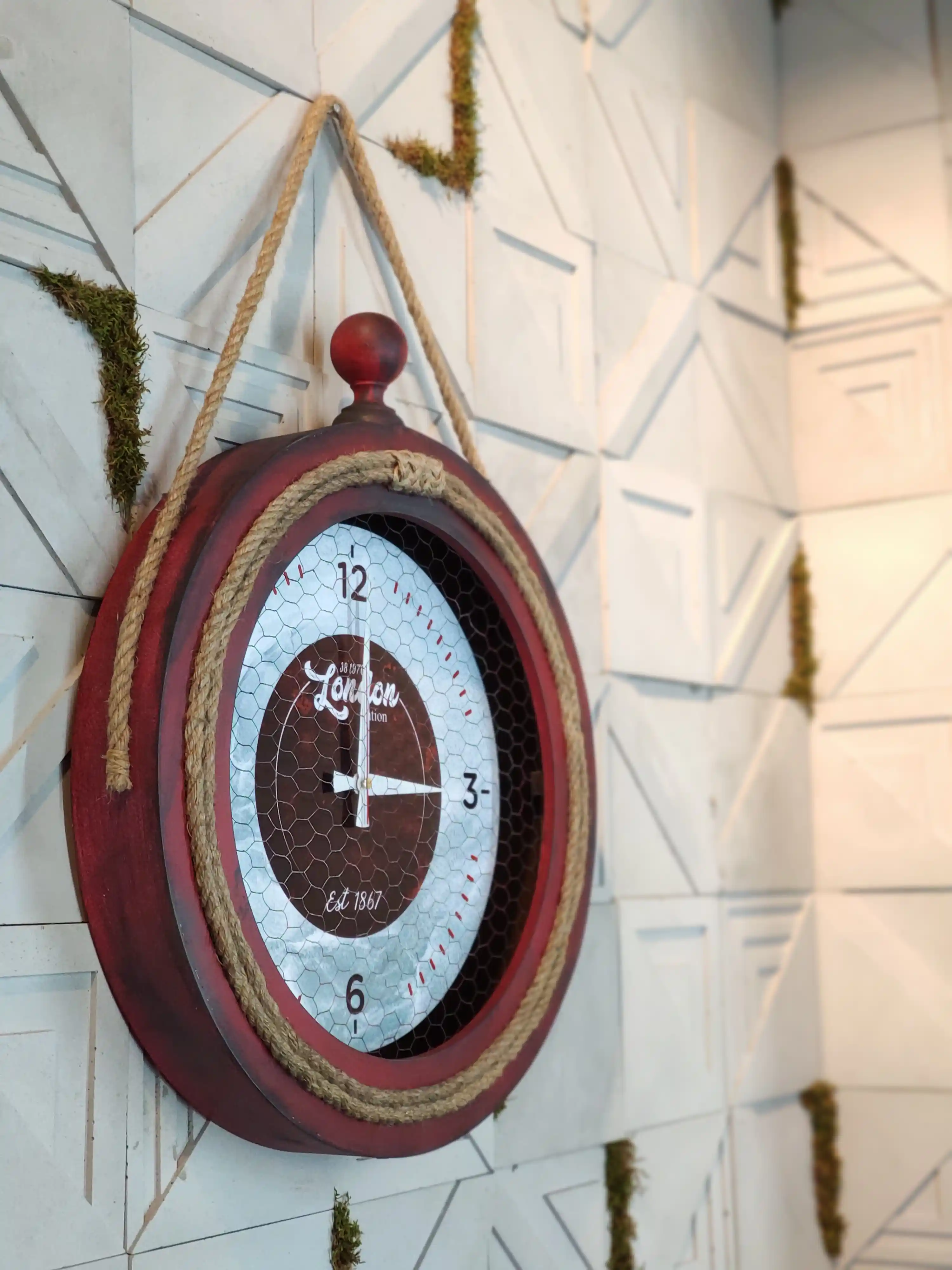 Eskitme Duvar Saati ile Mekânlara Nostaljik ve Şık Bir Dokunuş Yaratın