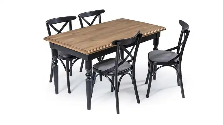 Eskitme Mutfak Masası: Şıklık ve İşlevselliği Bir Arada Sunan Dekorasyon Parçası