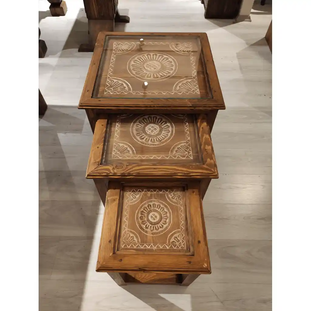 Eskitme Zigon Sehpa ile Dekorasyonda Şıklık ve İşlevselliğin Birleşimi