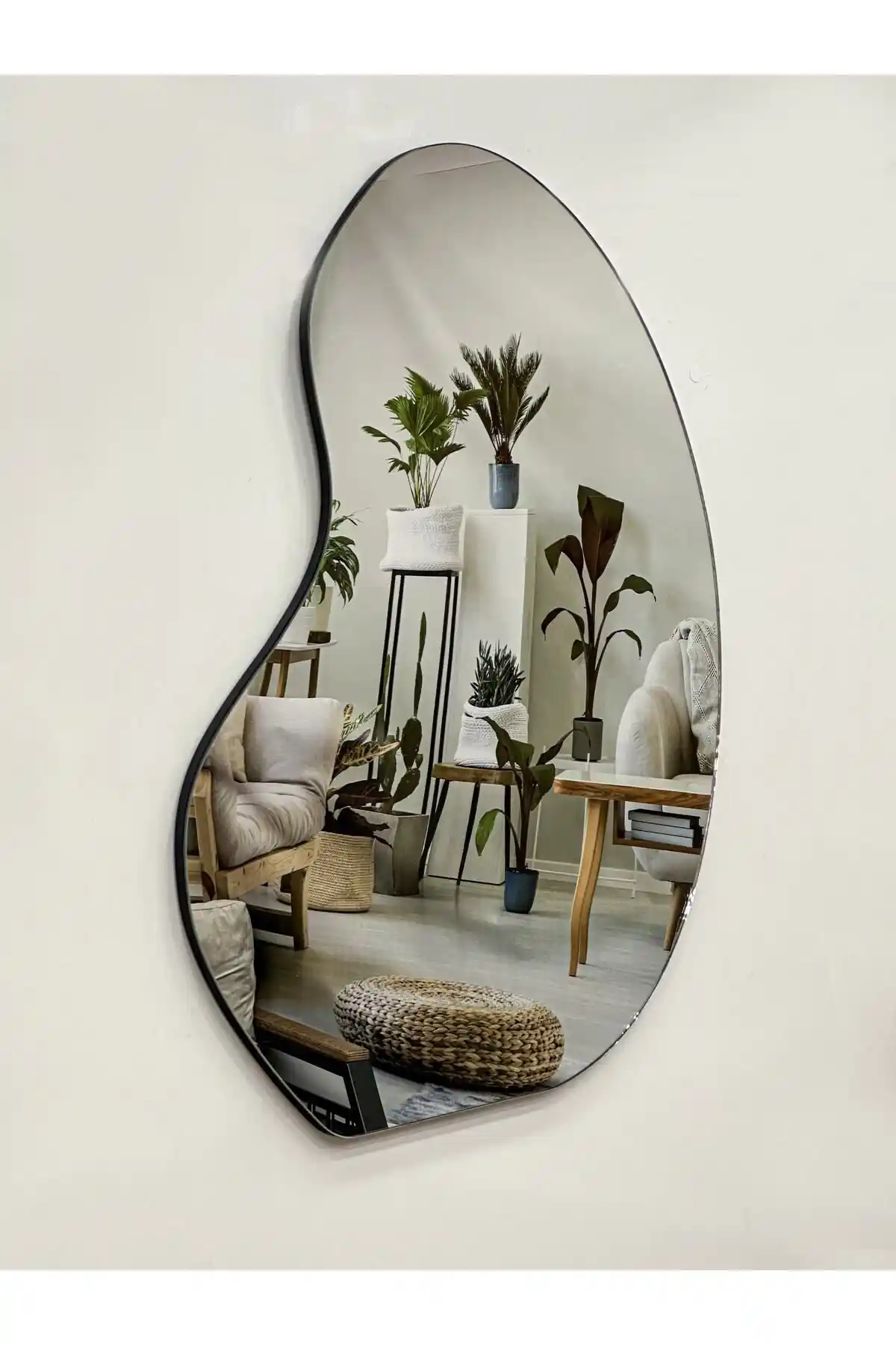 Ev Aynası Dekorasyonunda Şıklık ve İşlevselliğin Birleşimi Rehberi