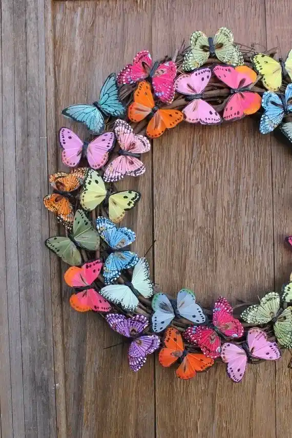 Ev Dekorasyonuna Uygun Farklı ve Şık Kapı Süsleri Seçenekleri ve İpuçları