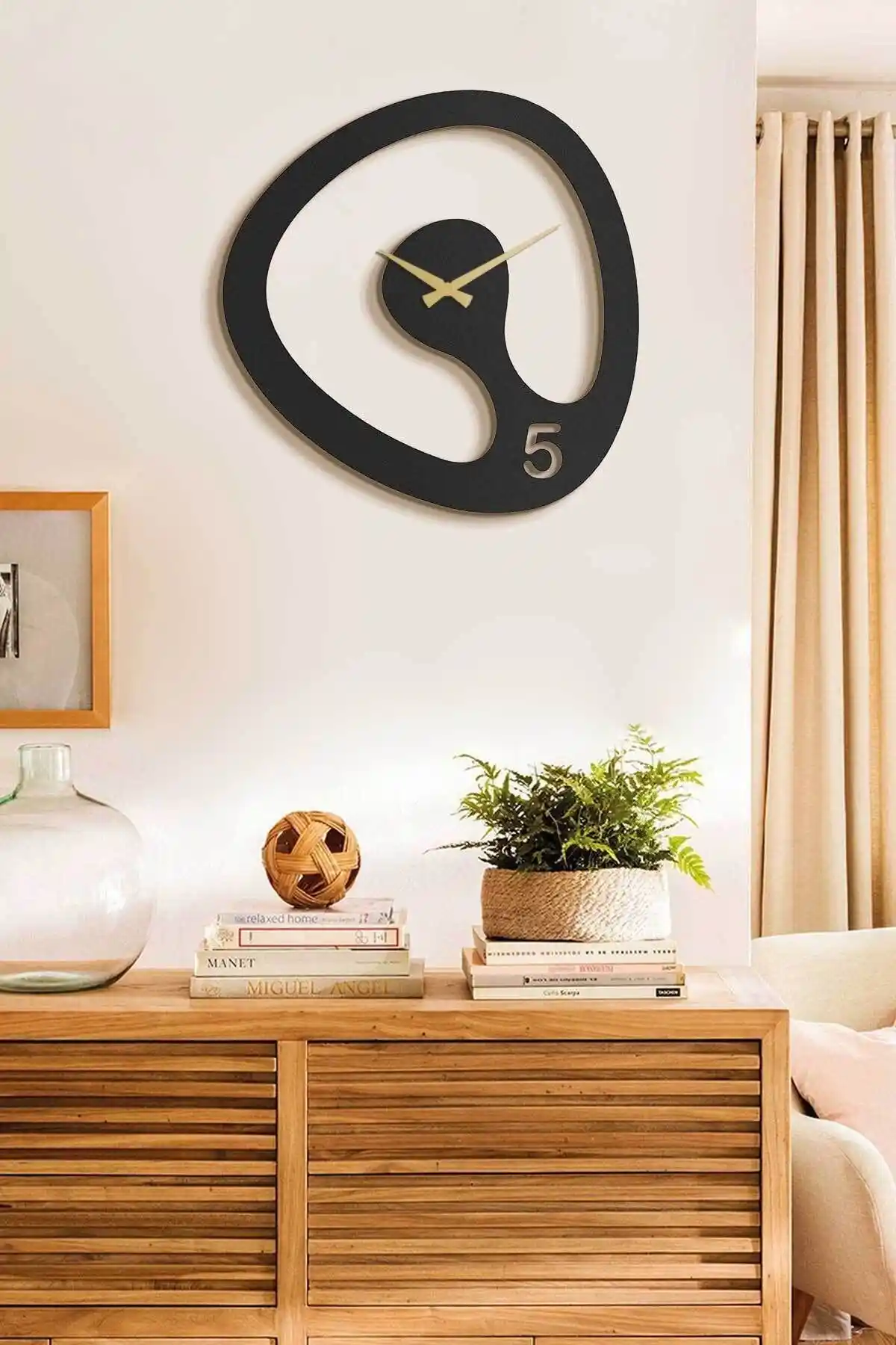 Ev Dekorasyonunda Duvar Aksesuarlarının Seçimi ve Dekorasyonda Kullanım İpuçları