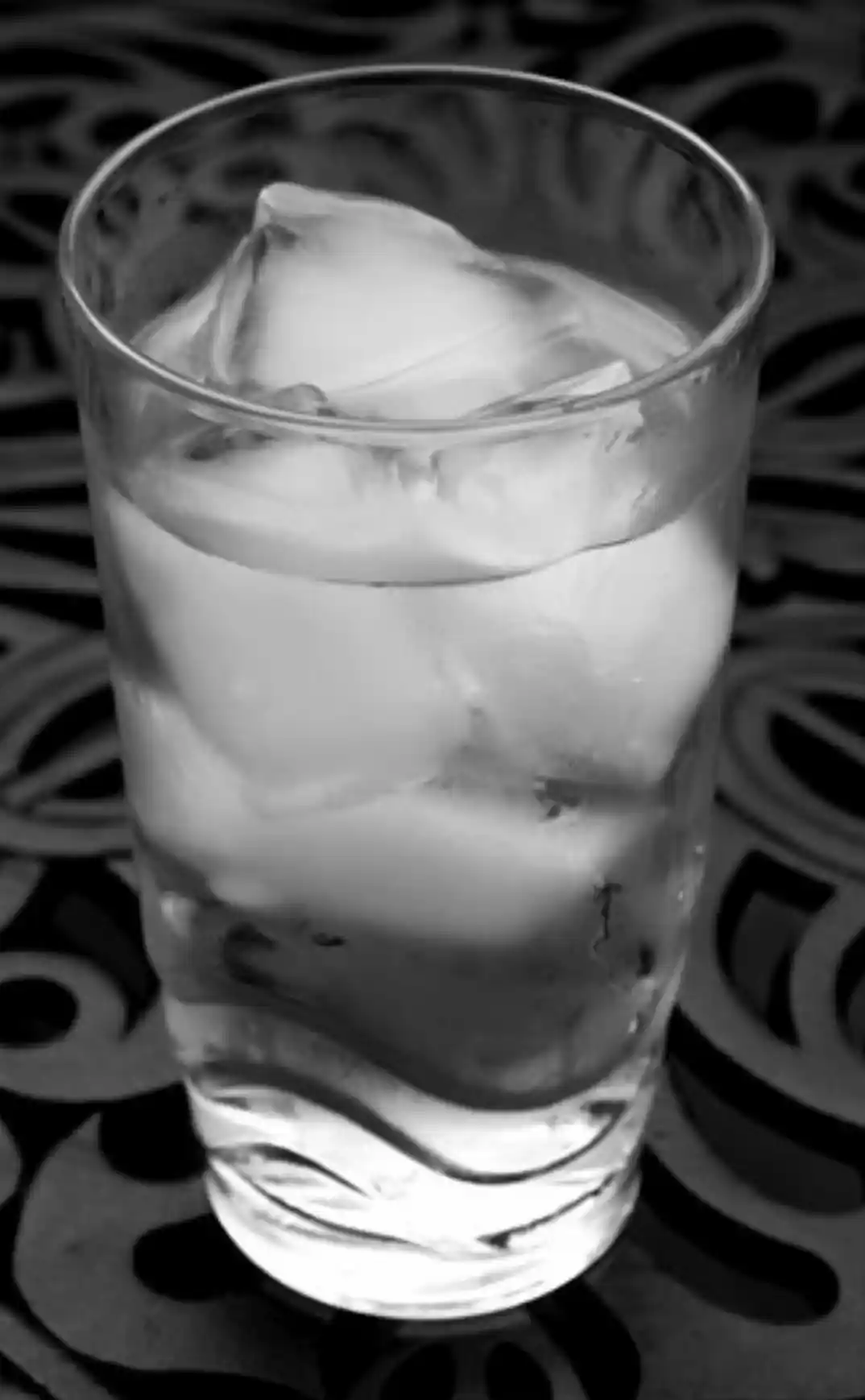 Ev Dekorasyonunda Kullanılabilecek Yenilikçi ve Şık Bardak Dekorasyon Fikirleri