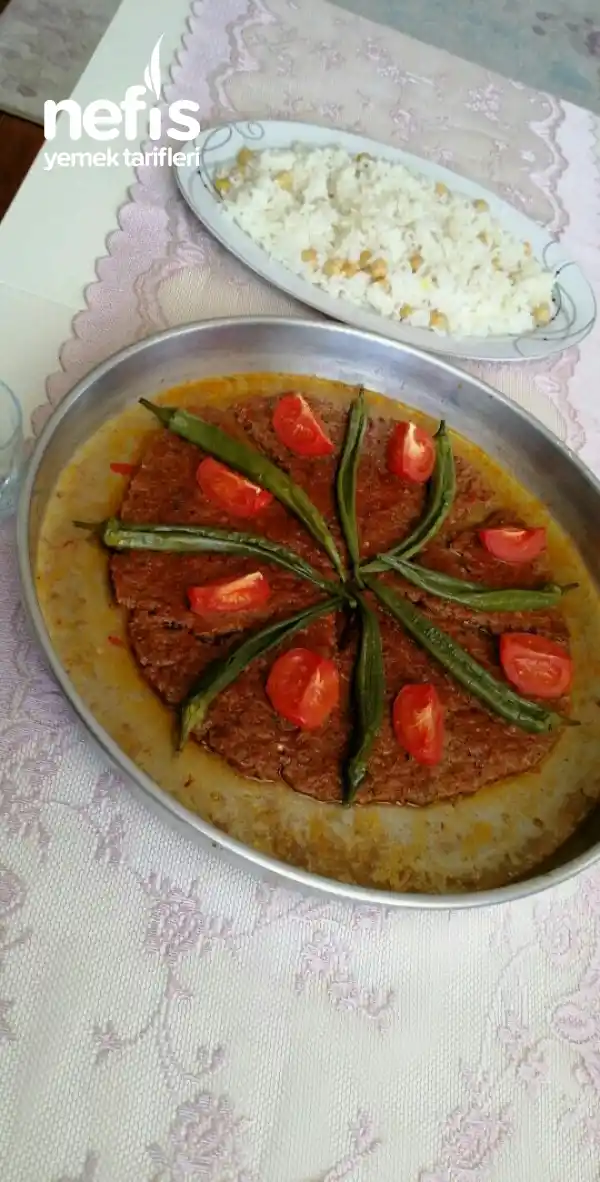 Ev Dekorasyonunda Zarafet ve İşlevselliği Bir Arada Sunan Et Tepsisi Seçenekleri