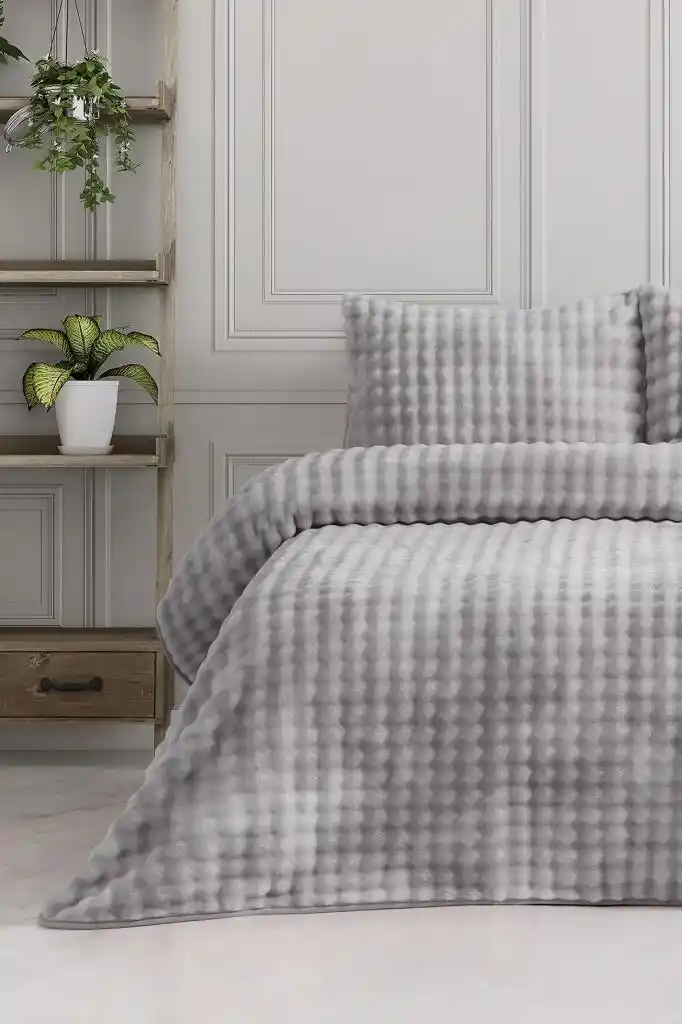 Ev Dekorasyonunu Tamamlayan Şık ve Fonksiyonel Battaniye Setleri