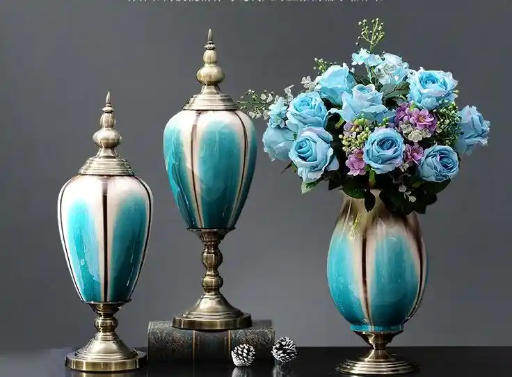 Ev Süs Eşyalarıyla Dekorasyonun Şıklığını Yaratmak İçin İpuçları ve Trendler