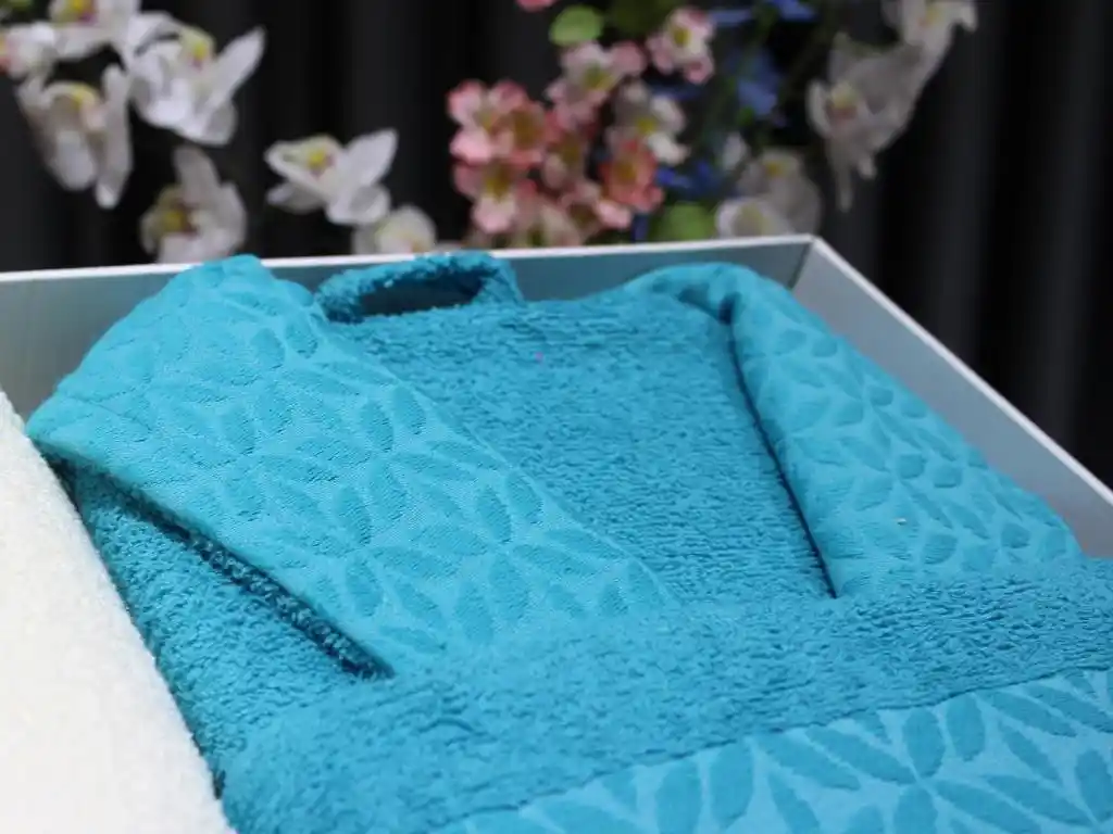 Eva Gold Bornoz Takımıyla Banyonuza Şıklık ve Lüks Katın Dekorasyon İpuçları