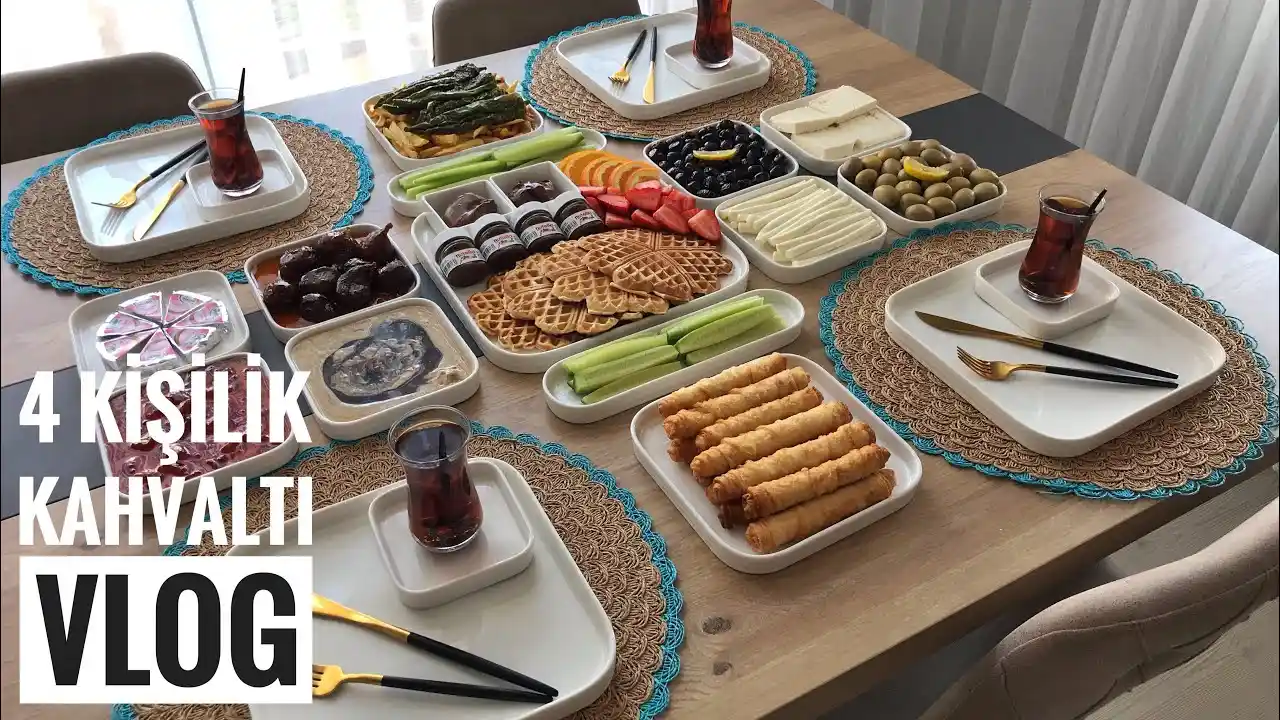 Evde Kahvaltı Masası Dekorasyonu İçin Pratik ve Yaratıcı İpuçları