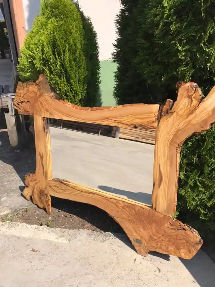 Evinize Şıklık ve Fonksiyonellik Katacak Ayna Çerçevesi Seçenekleri ve Dekorasyon İpuçları